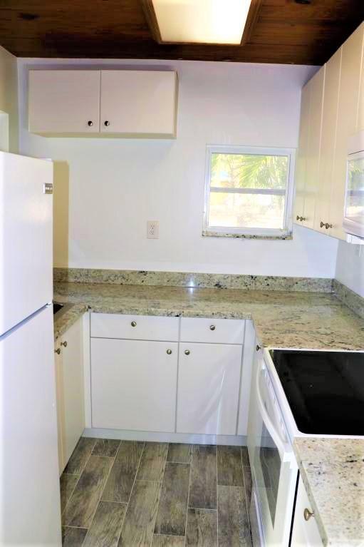 LAKE WORTH TOWN OF ADD 1 - Residential Lease