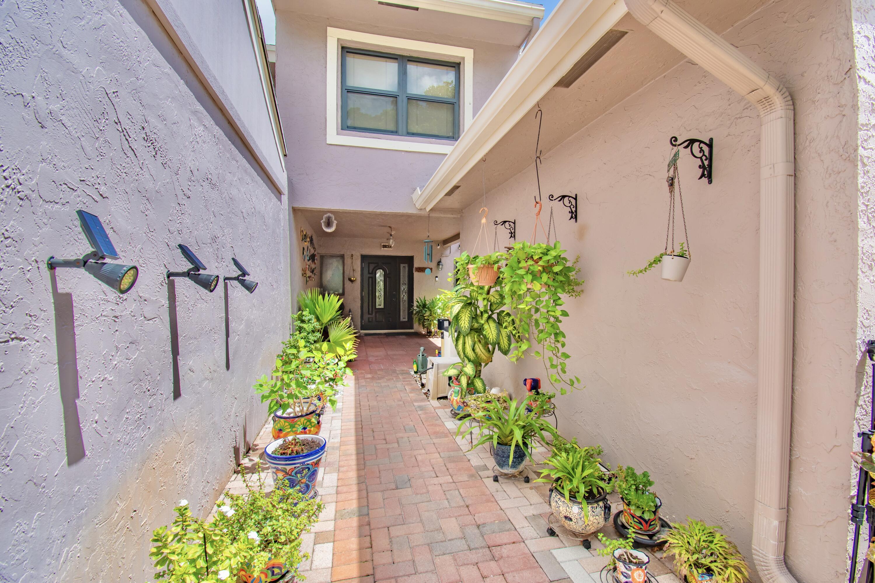 THORNHILL VILLAGE - Residential