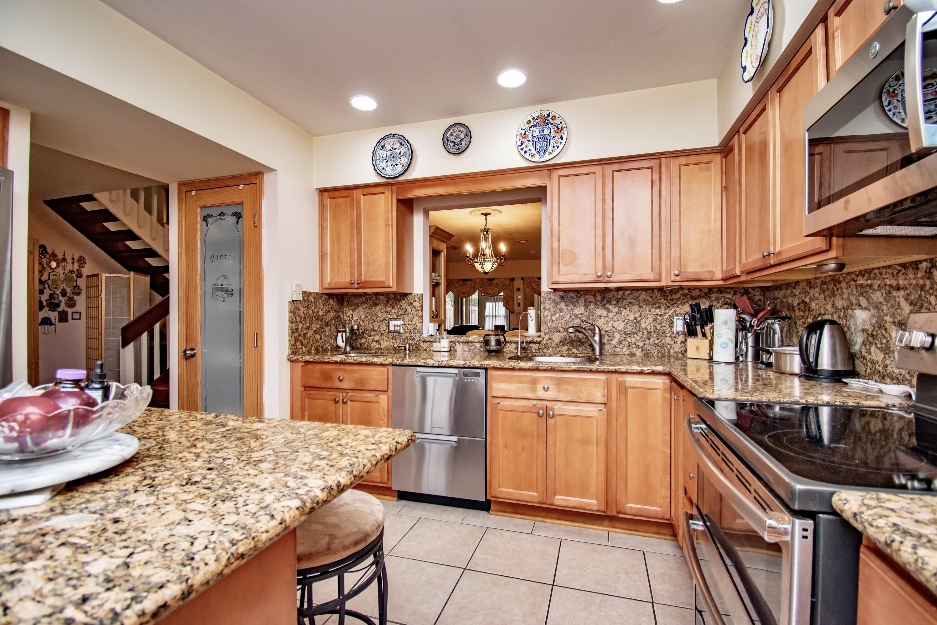 THORNHILL VILLAGE - Residential
