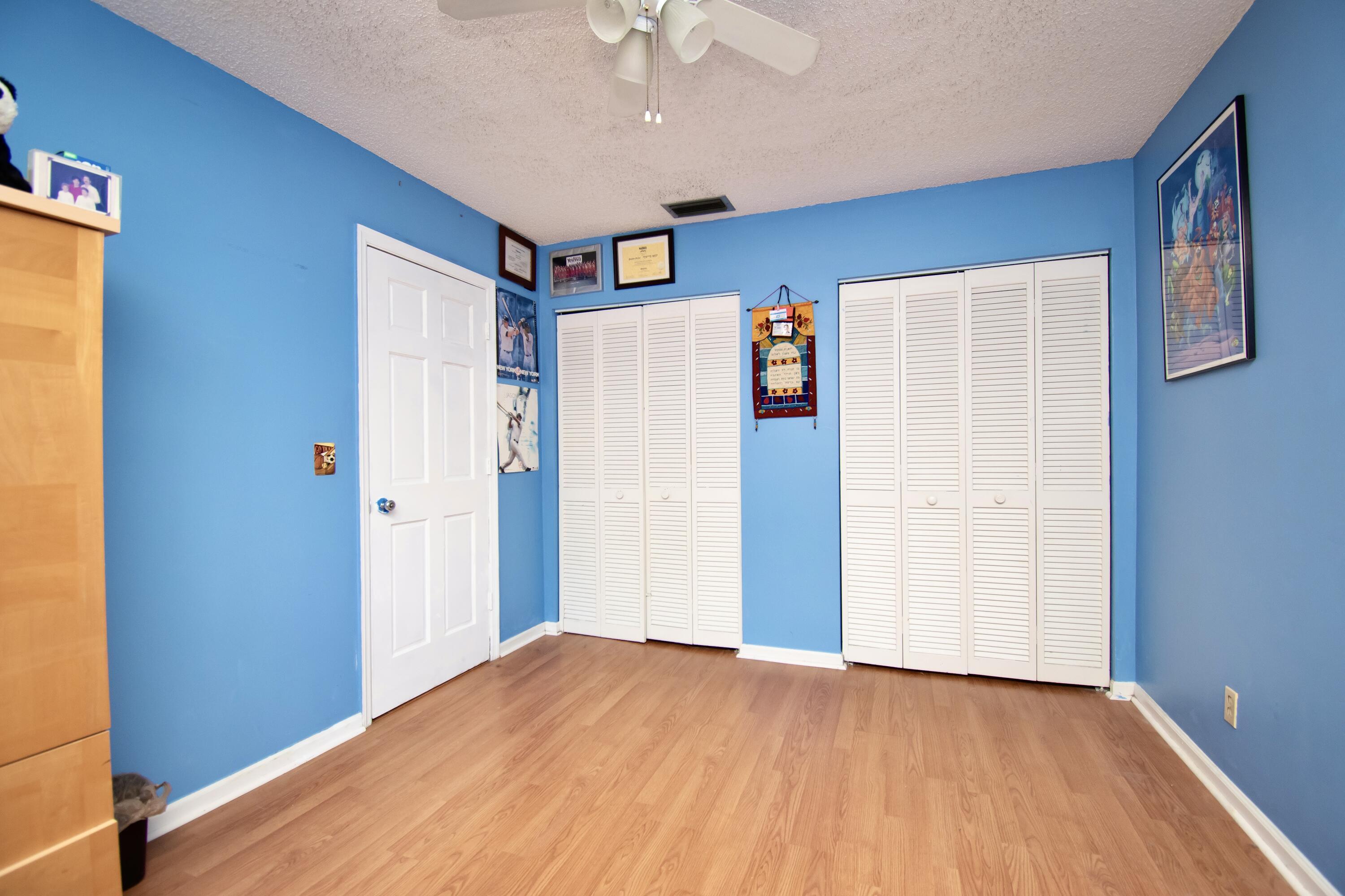 THORNHILL VILLAGE - Residential