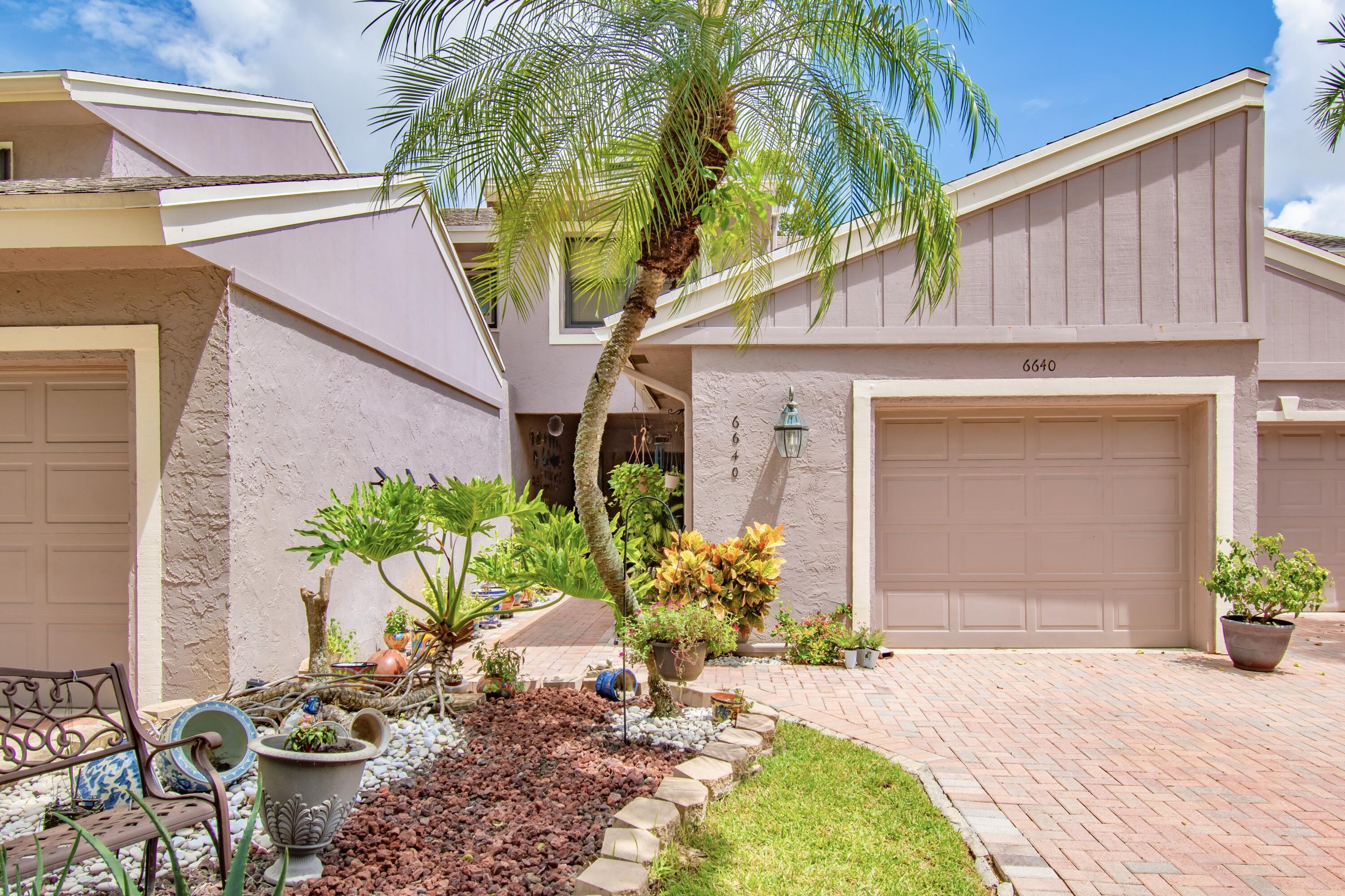 THORNHILL VILLAGE - Residential
