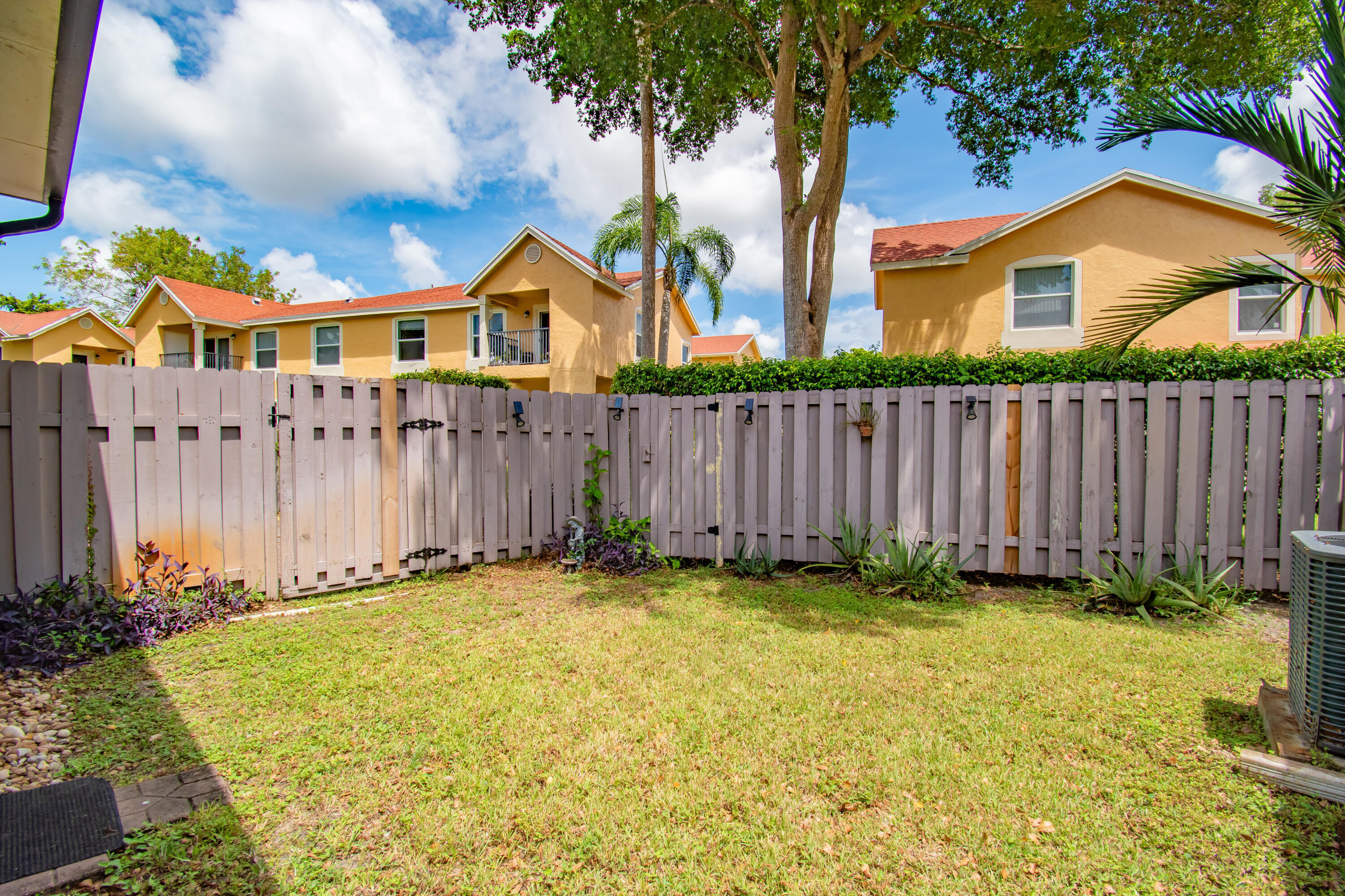THORNHILL VILLAGE - Residential