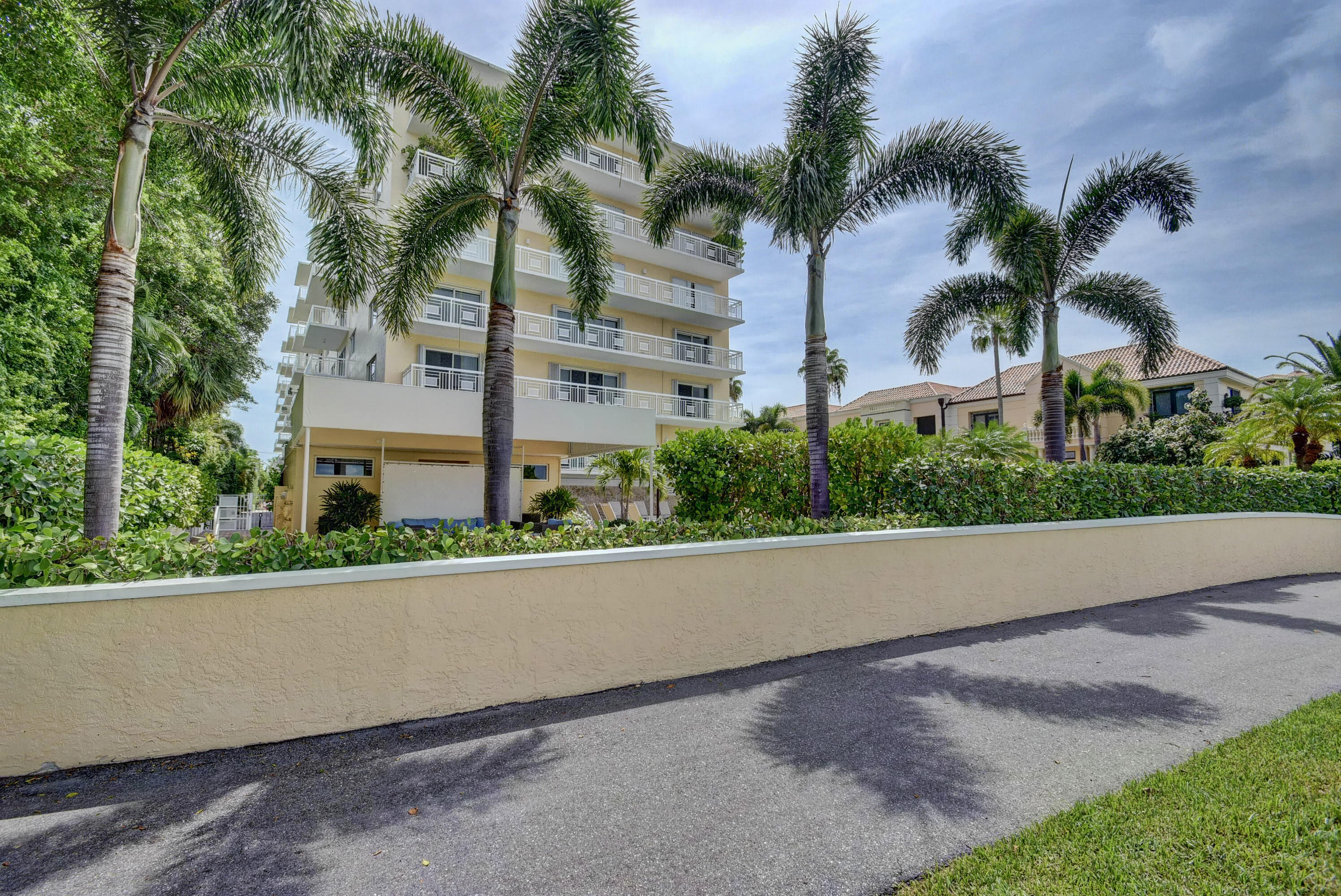 LAKE TOWERS CONDO - Residential