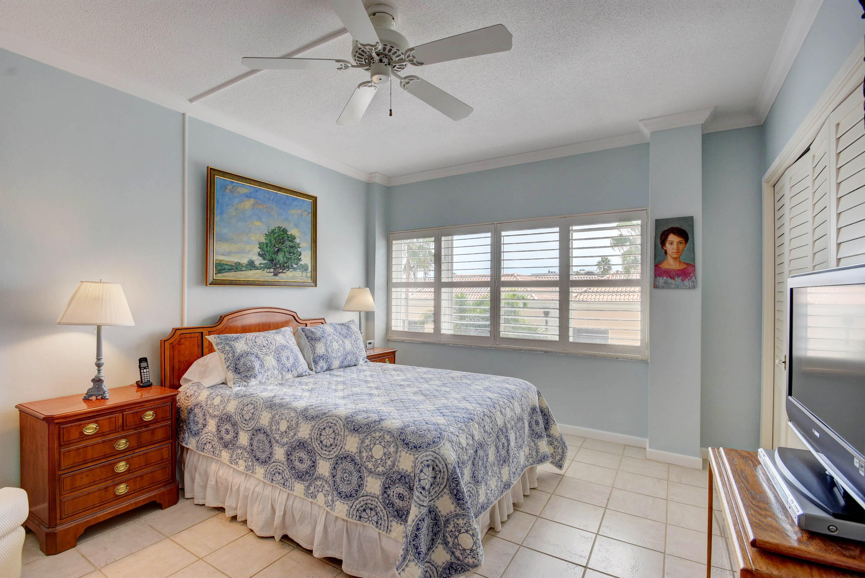 LAKE TOWERS CONDO - Residential