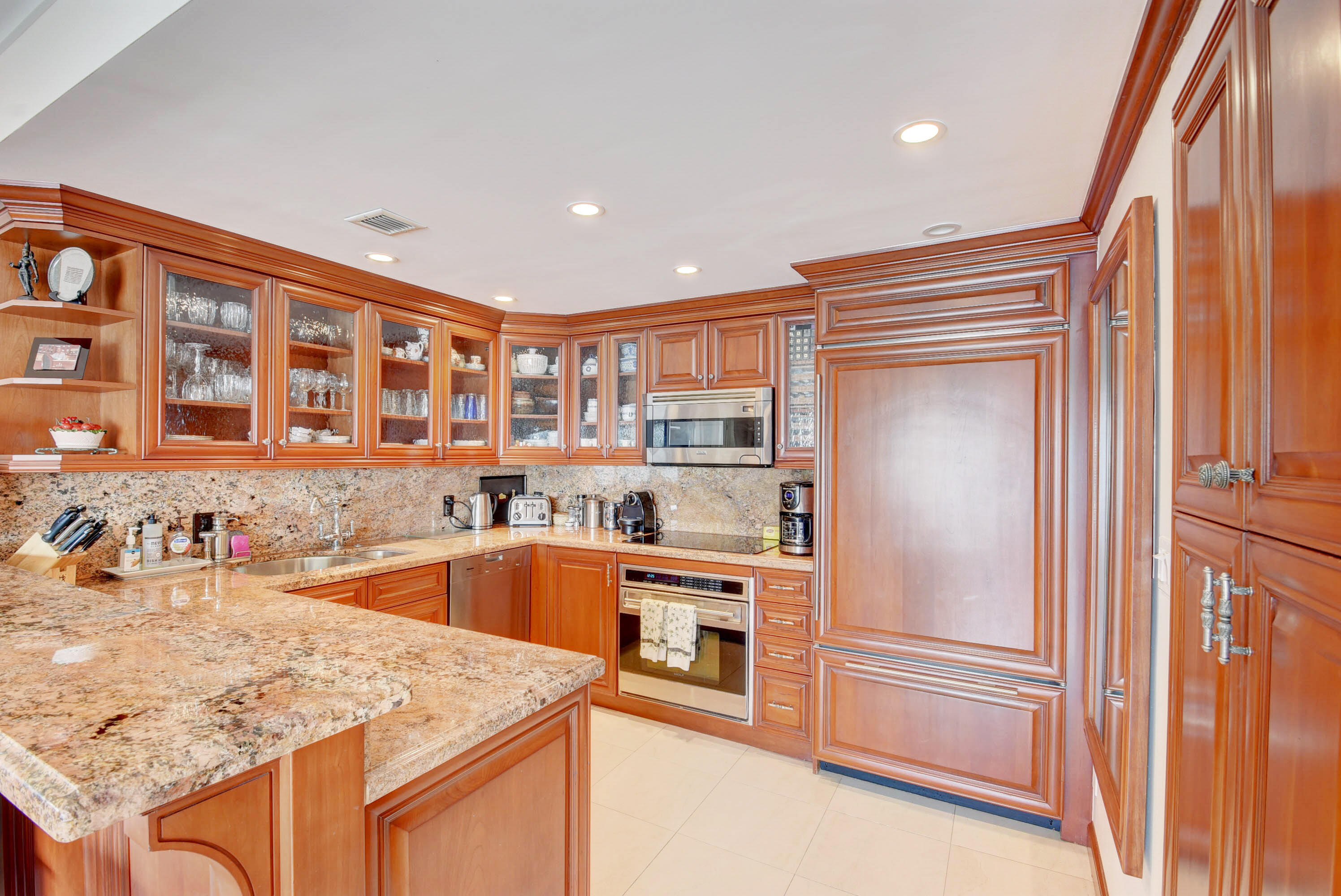 LAKE TOWERS CONDO - Residential