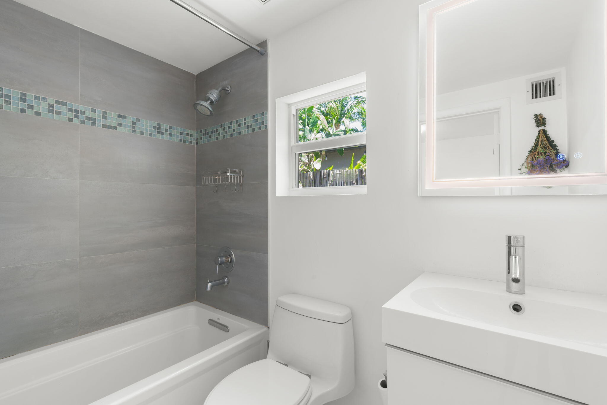 POINSETTIA HEIGHTS - Residential