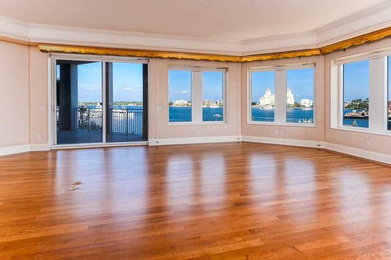 ONE WATERMARK PLACE OF THE PALM BEACHES - Residential
