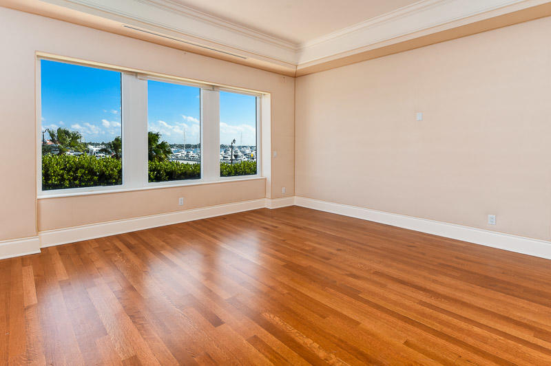 ONE WATERMARK PLACE OF THE PALM BEACHES - Residential