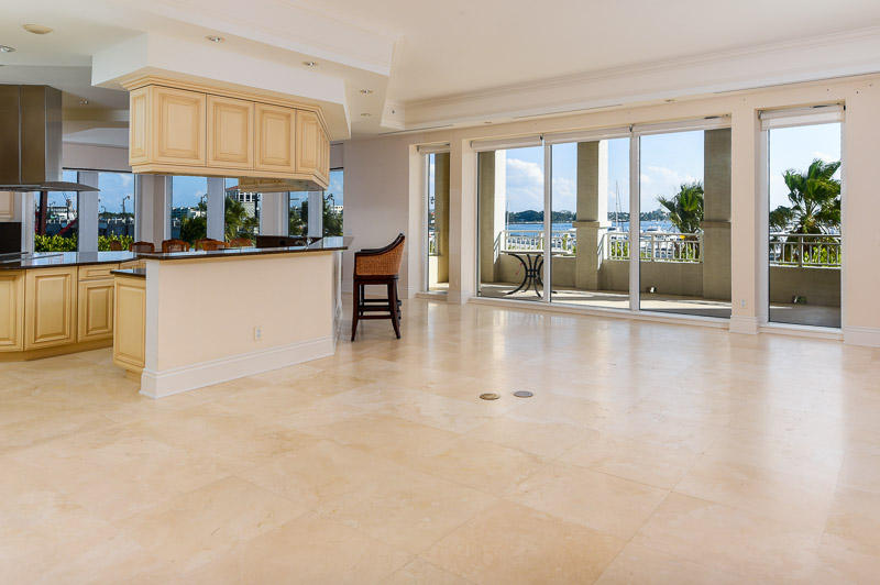 ONE WATERMARK PLACE OF THE PALM BEACHES - Residential