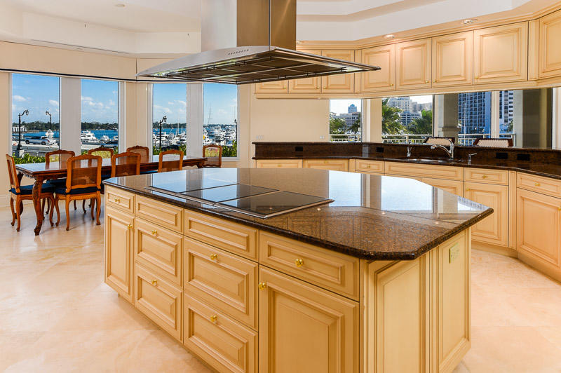 ONE WATERMARK PLACE OF THE PALM BEACHES - Residential