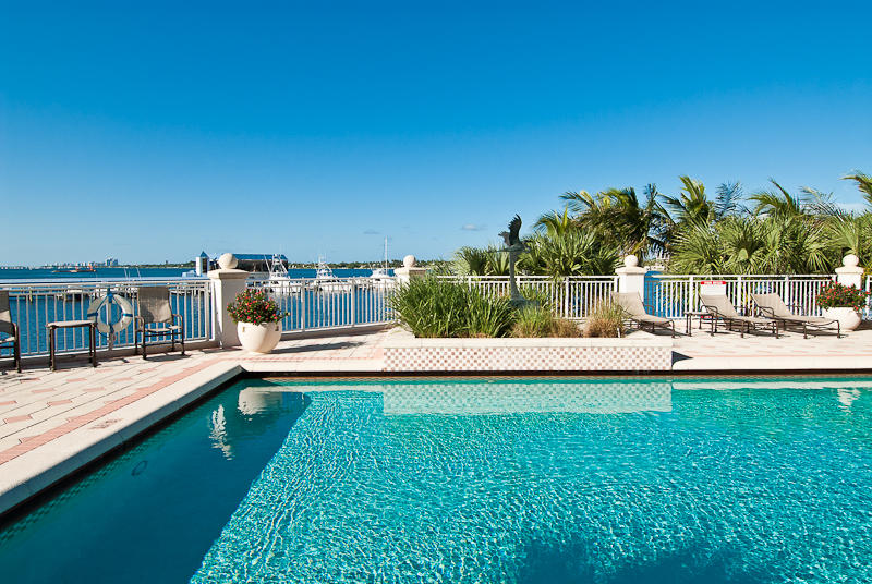 ONE WATERMARK PLACE OF THE PALM BEACHES - Residential