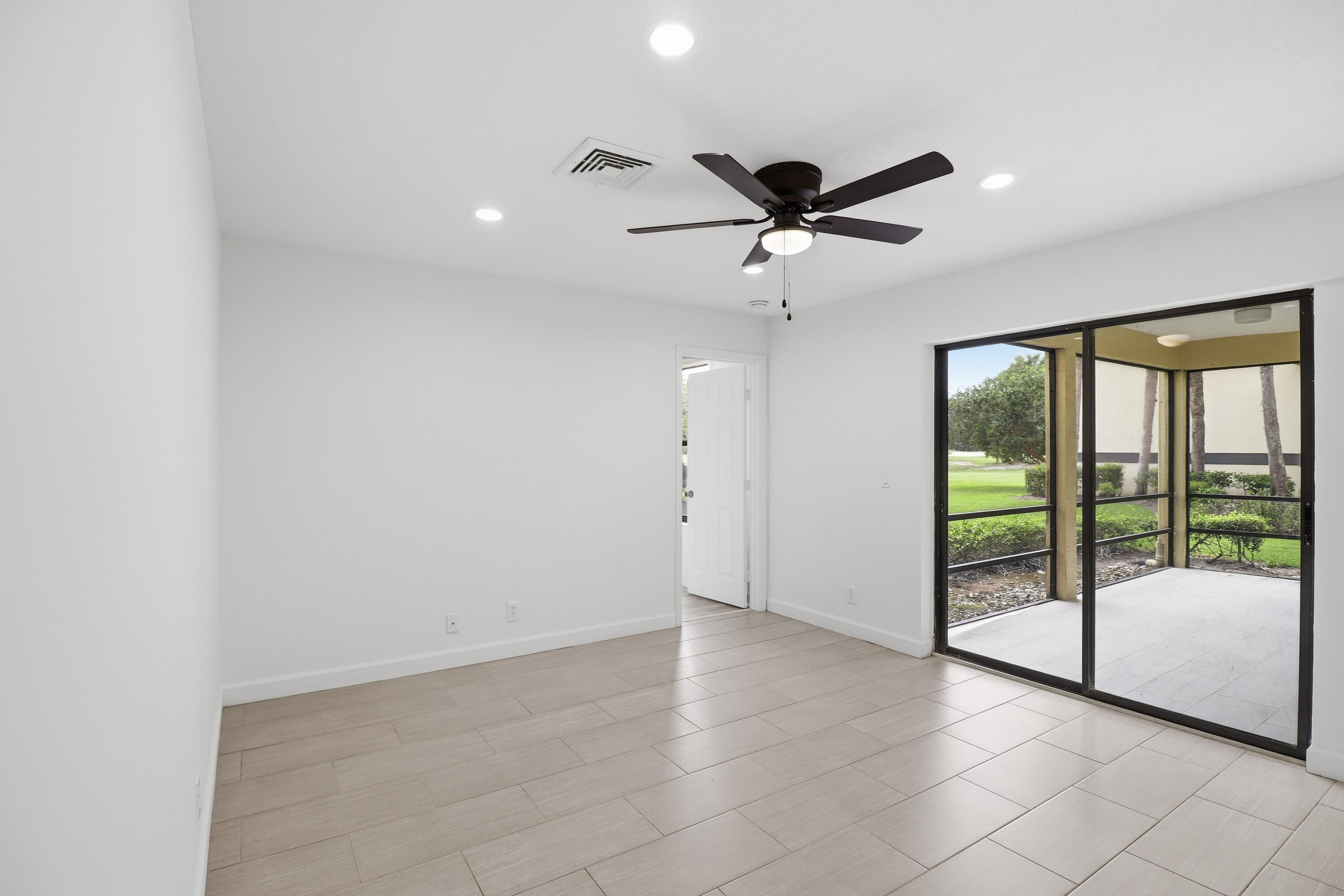 CLUBHOUSE COURT CONDO - Residential