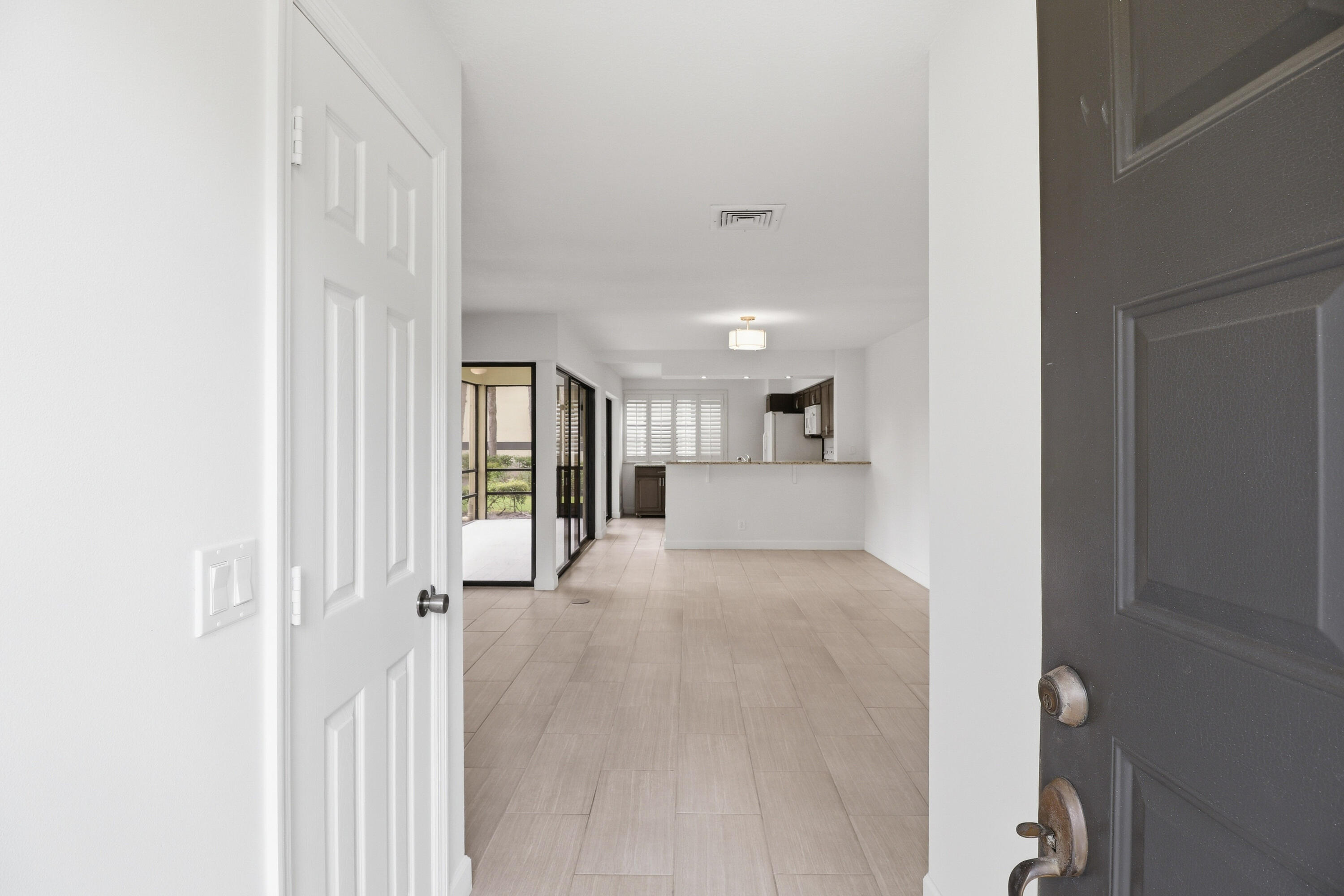 CLUBHOUSE COURT CONDO - Residential