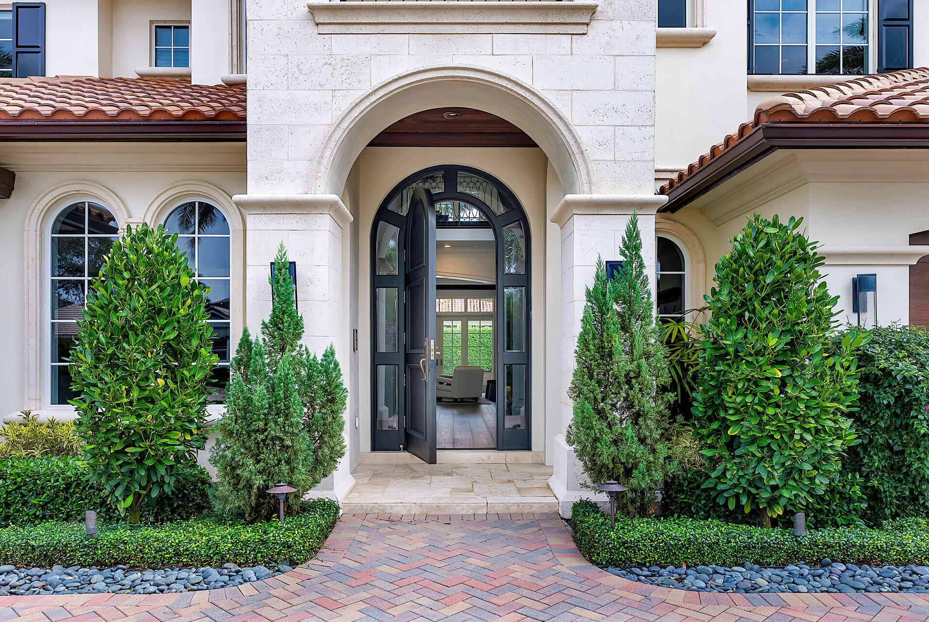 ROYAL PALM YACHT & COUNTRY CLUB - Residential
