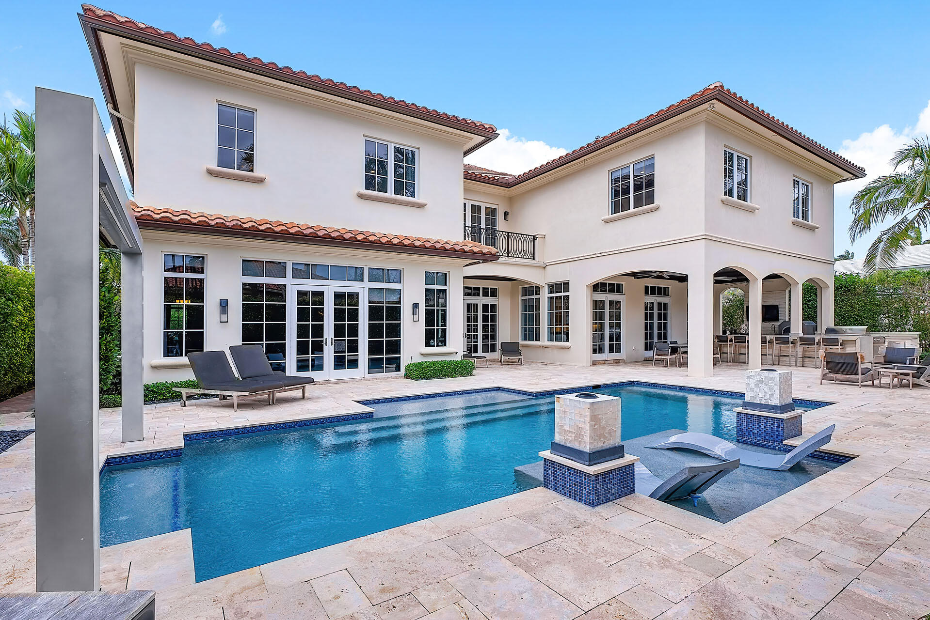 ROYAL PALM YACHT & COUNTRY CLUB - Residential
