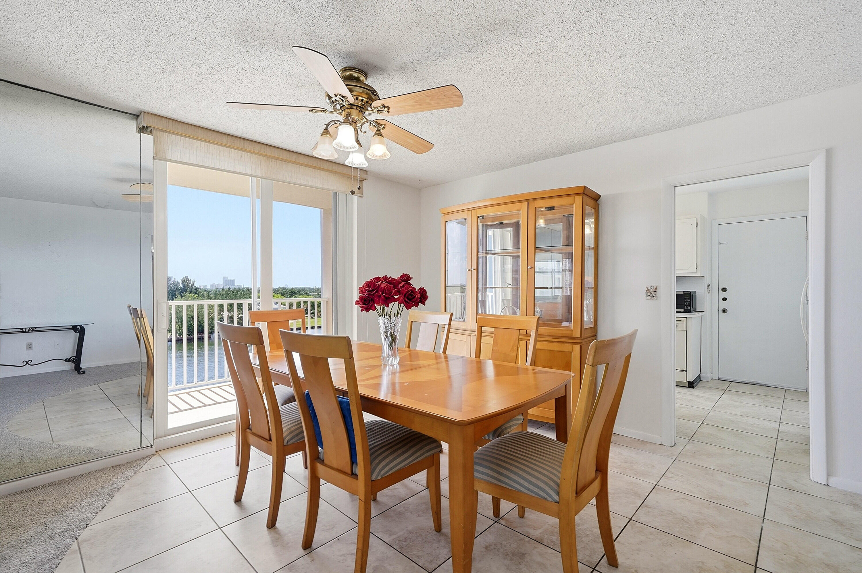 STRATFORD TOWERS CONDO - Residential