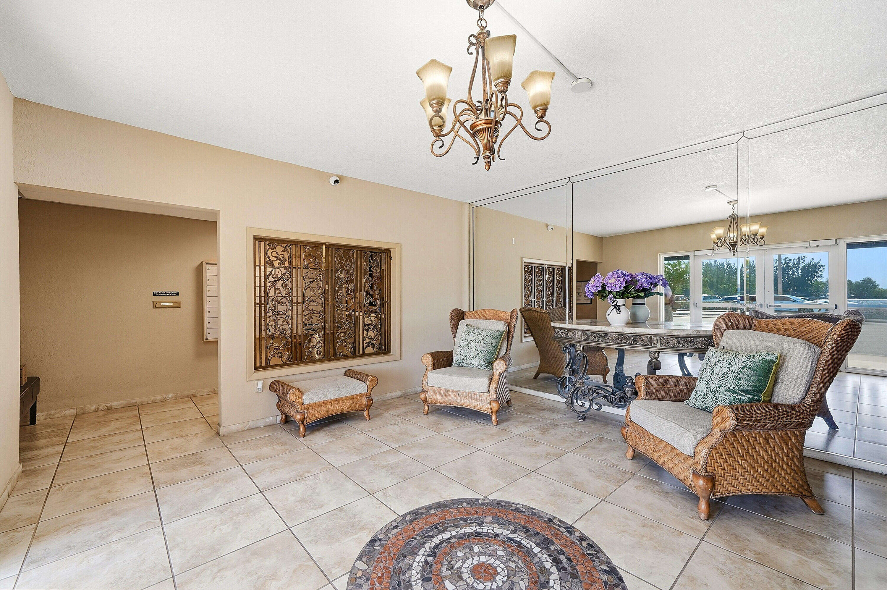 STRATFORD TOWERS CONDO - Residential