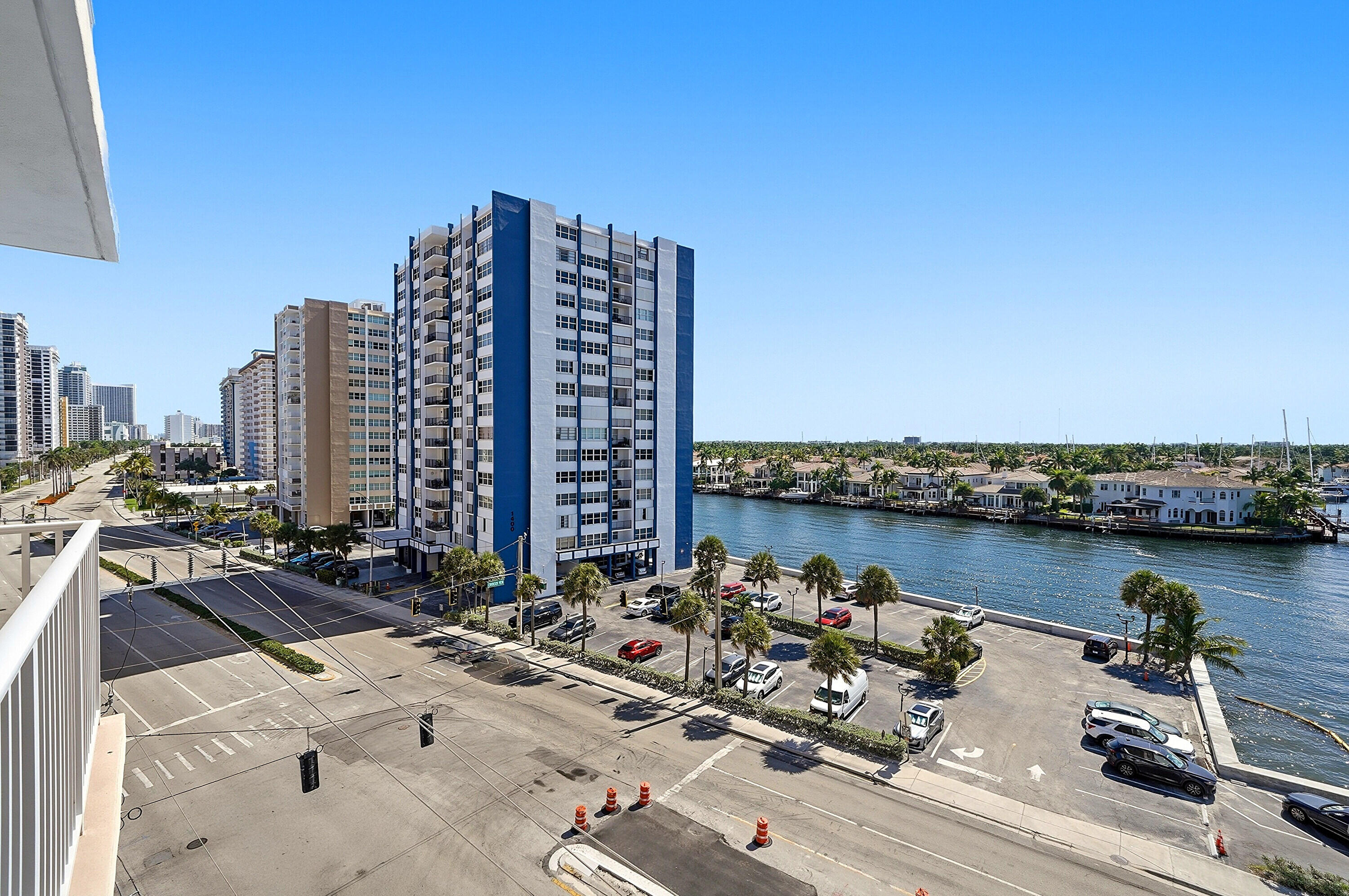 STRATFORD TOWERS CONDO - Residential