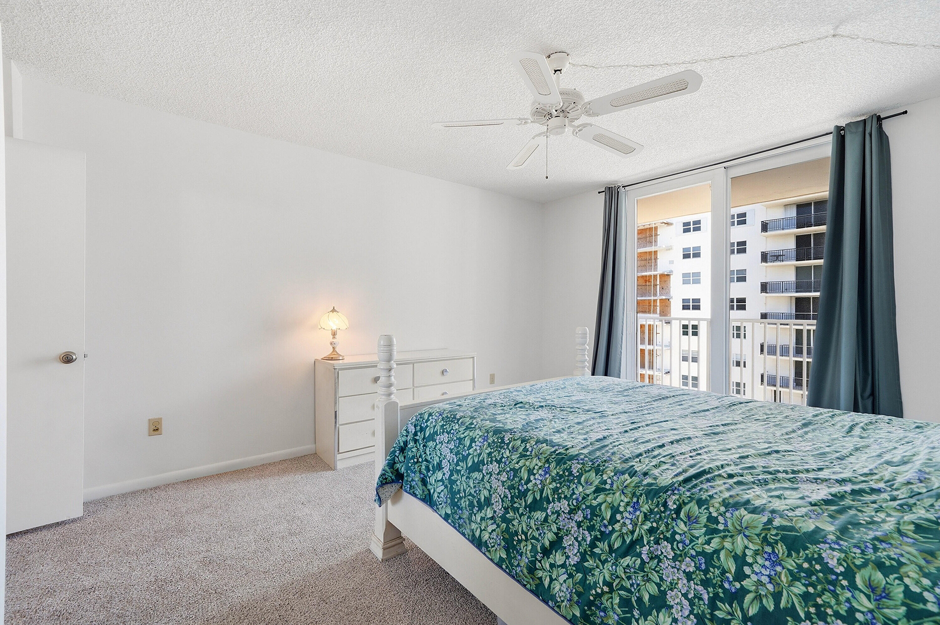 STRATFORD TOWERS CONDO - Residential