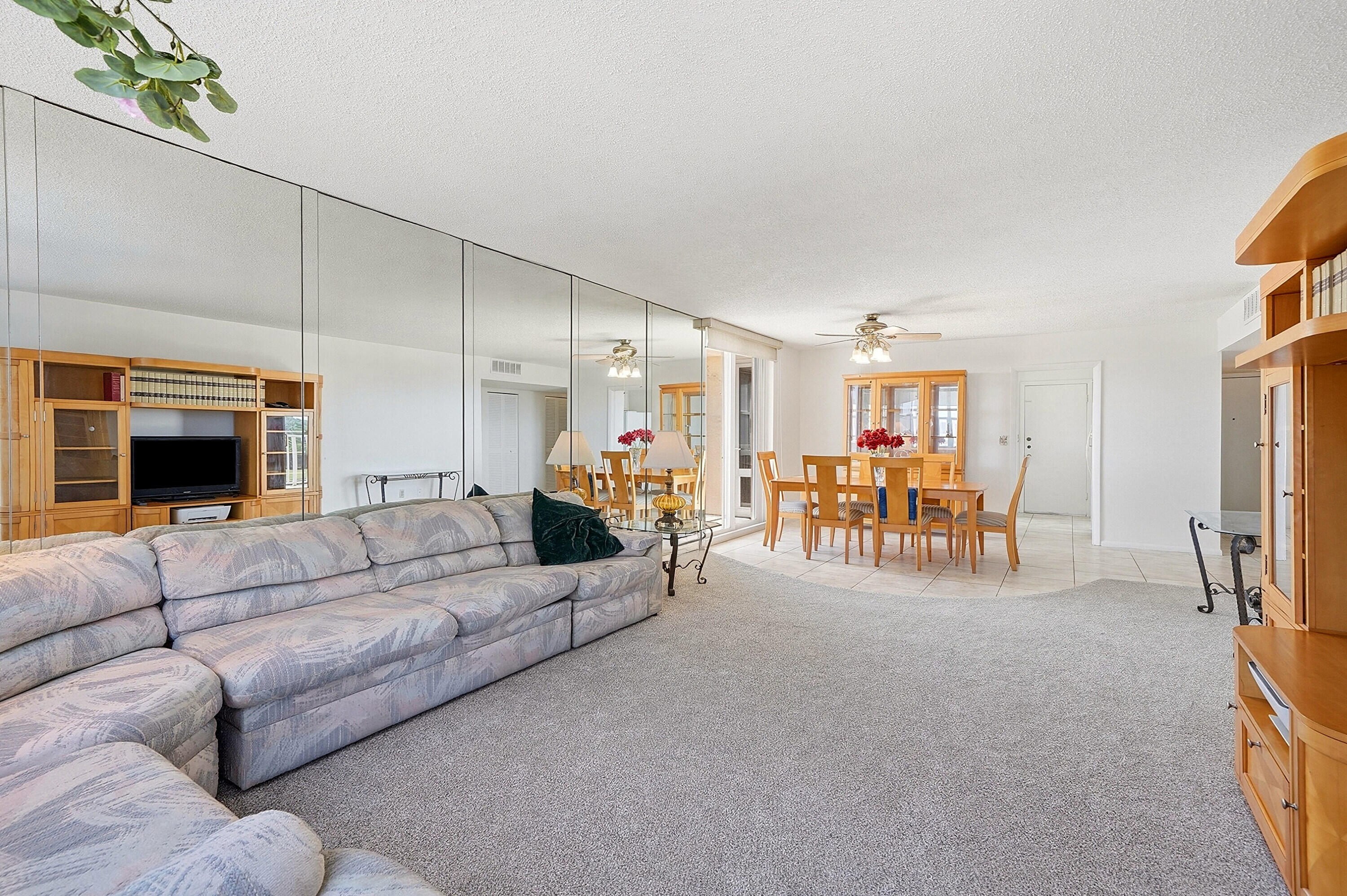 STRATFORD TOWERS CONDO - Residential