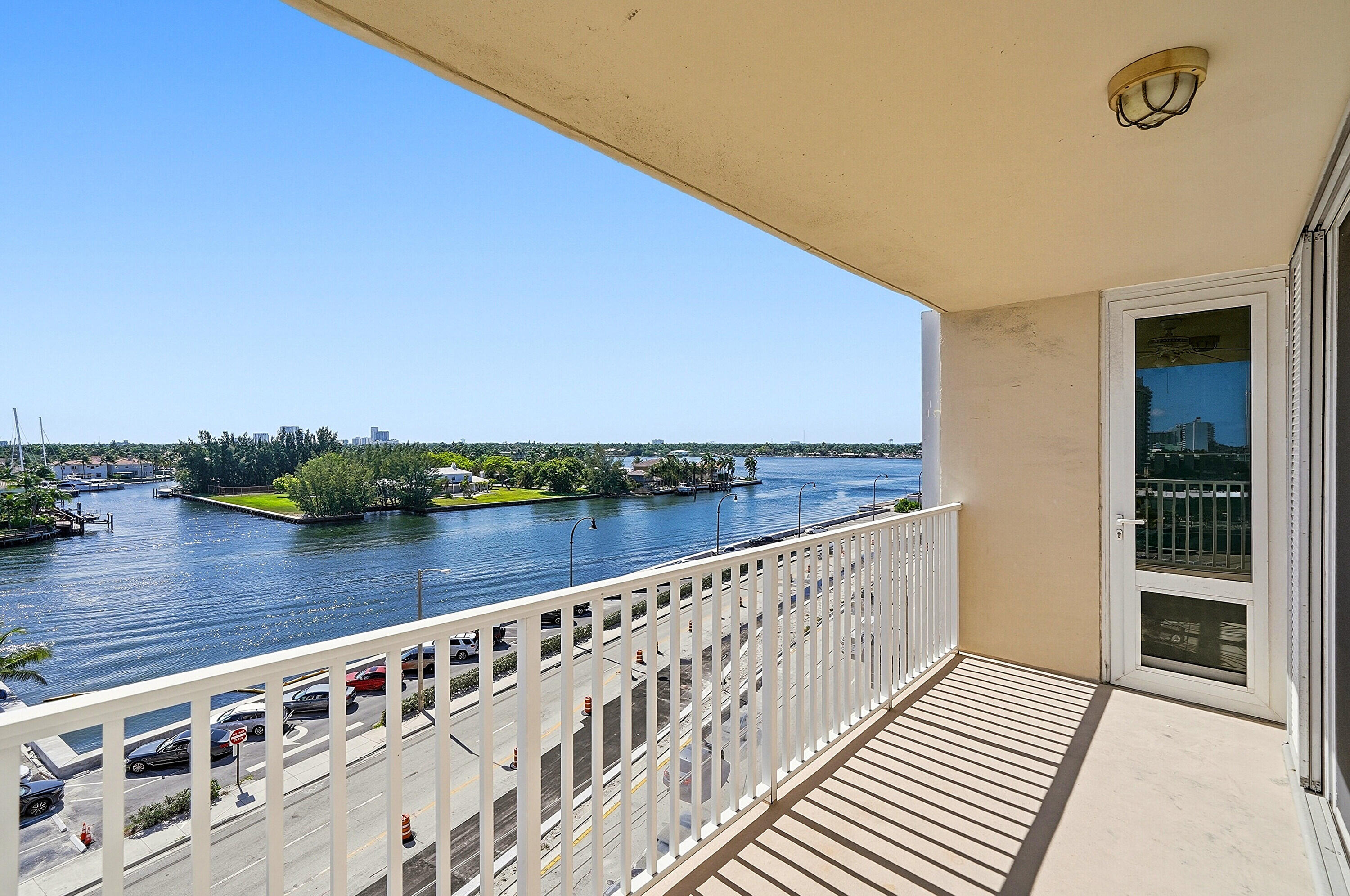 STRATFORD TOWERS CONDO - Residential