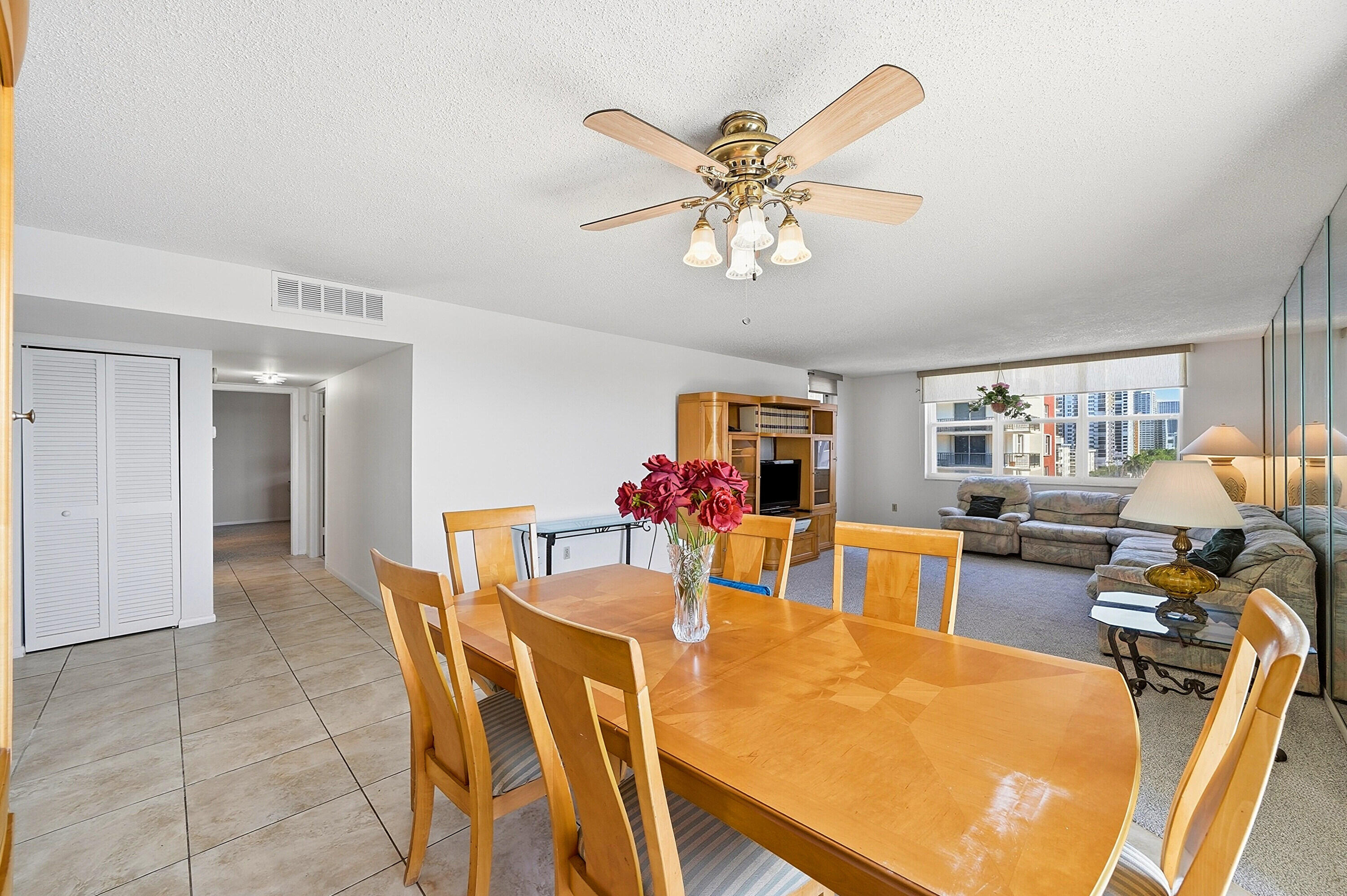 STRATFORD TOWERS CONDO - Residential