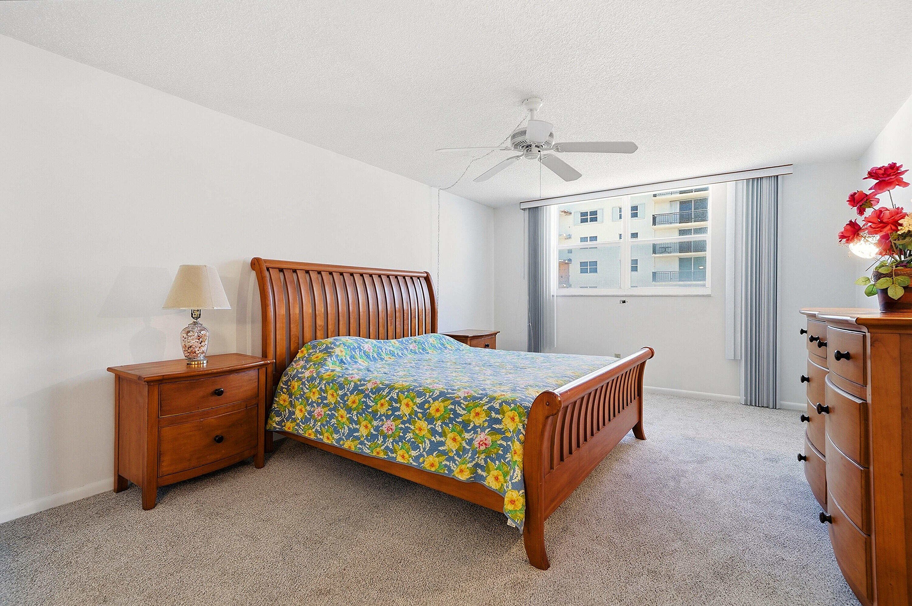 STRATFORD TOWERS CONDO - Residential