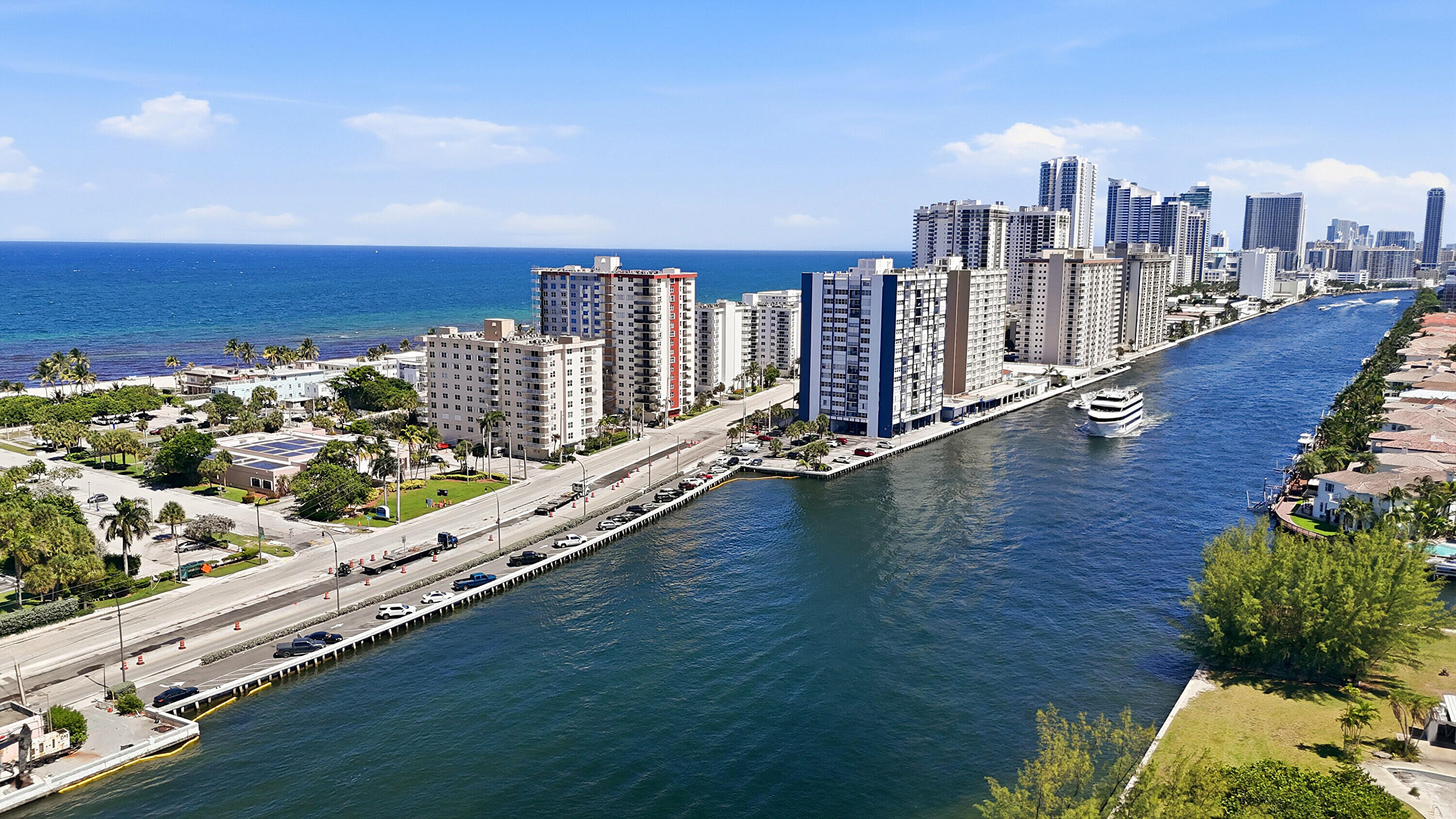 STRATFORD TOWERS CONDO - Residential