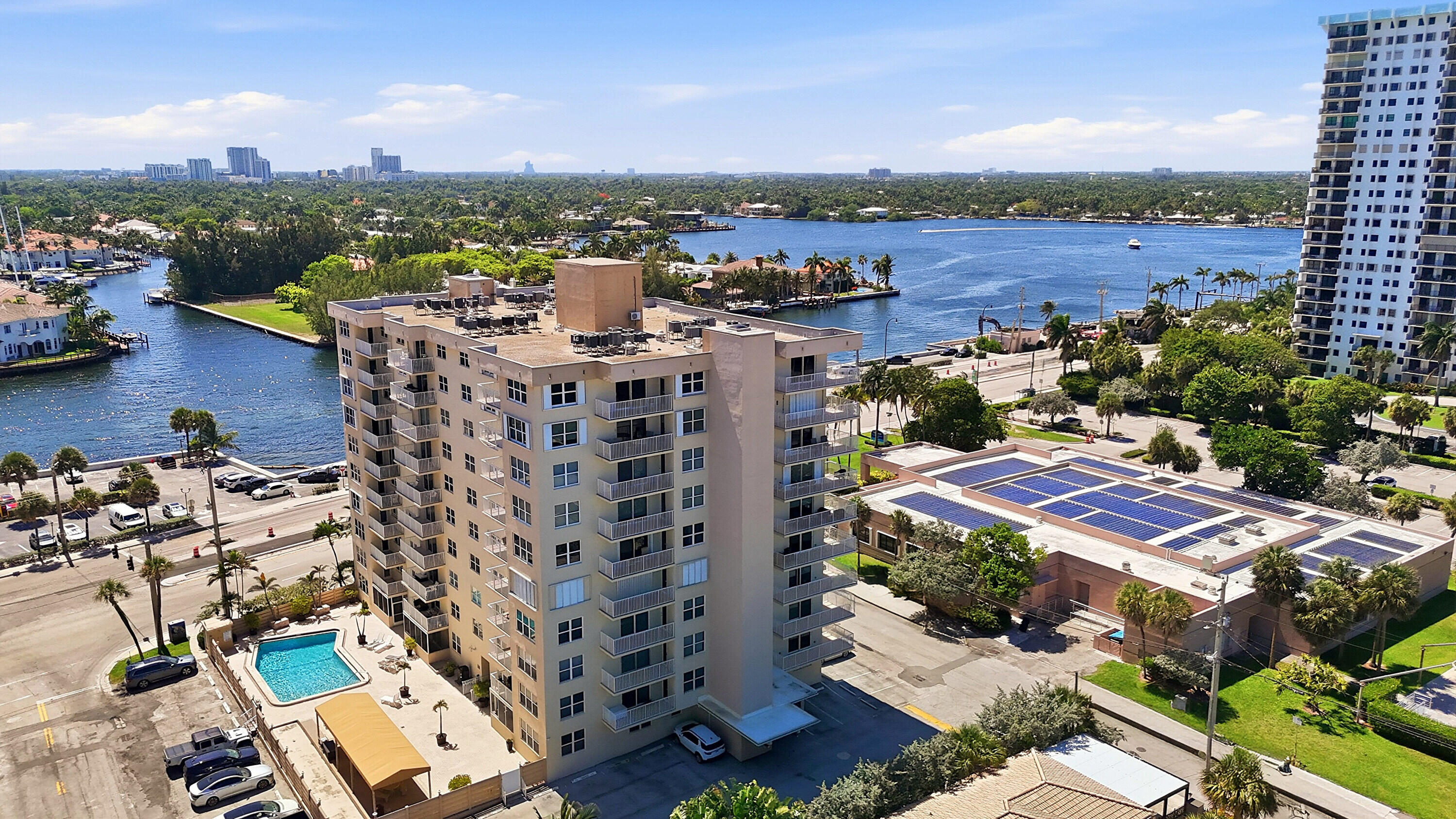 STRATFORD TOWERS CONDO - Residential