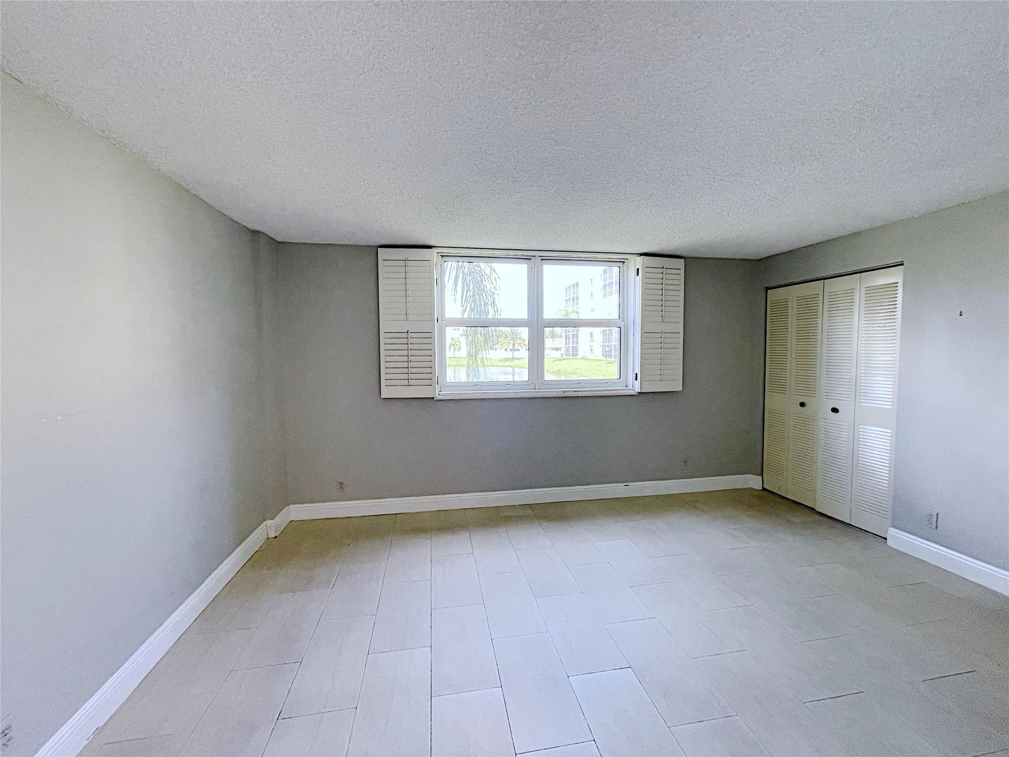 Meadowbrook Lakes - Residential