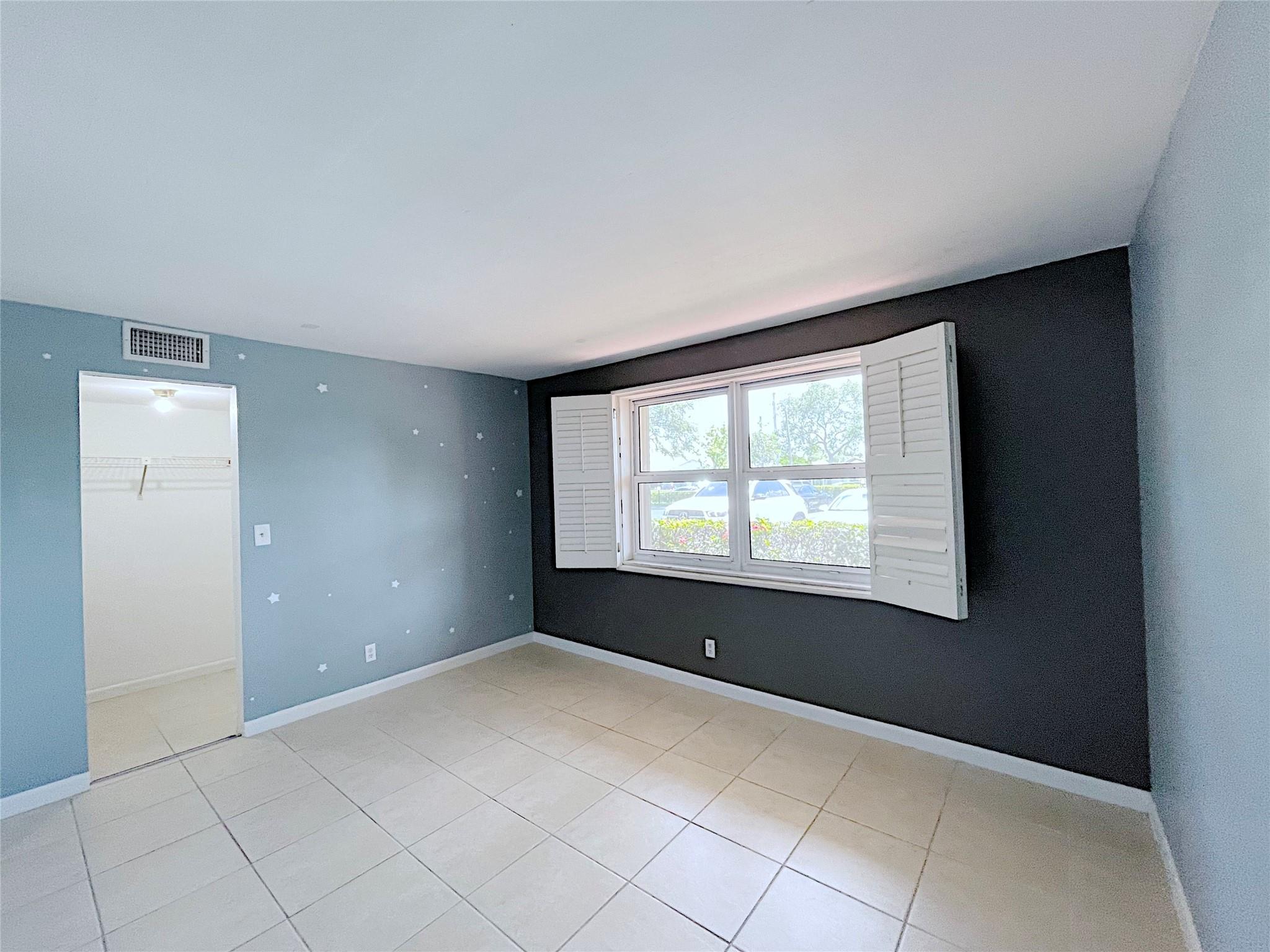 Meadowbrook Lakes - Residential