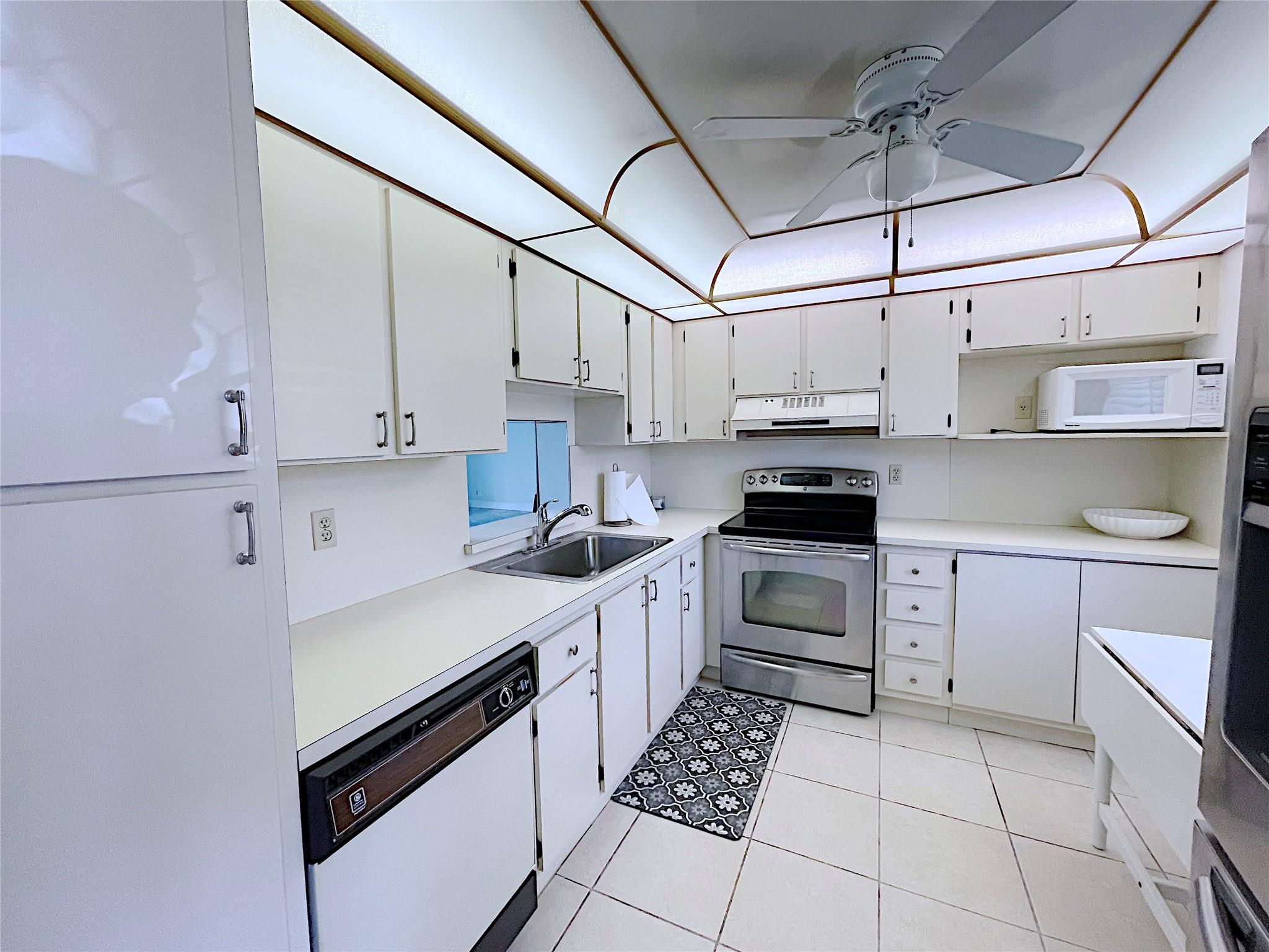 Meadowbrook Lakes - Residential