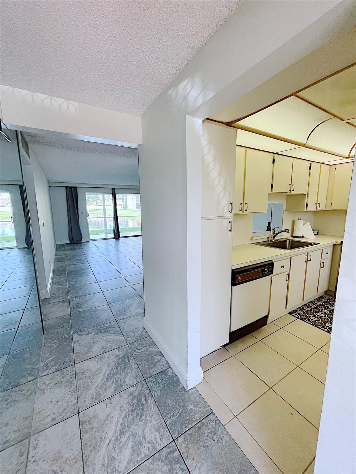 Meadowbrook Lakes - Residential