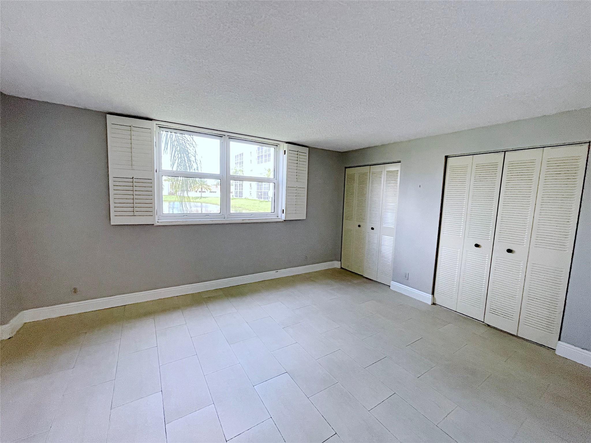 Meadowbrook Lakes - Residential