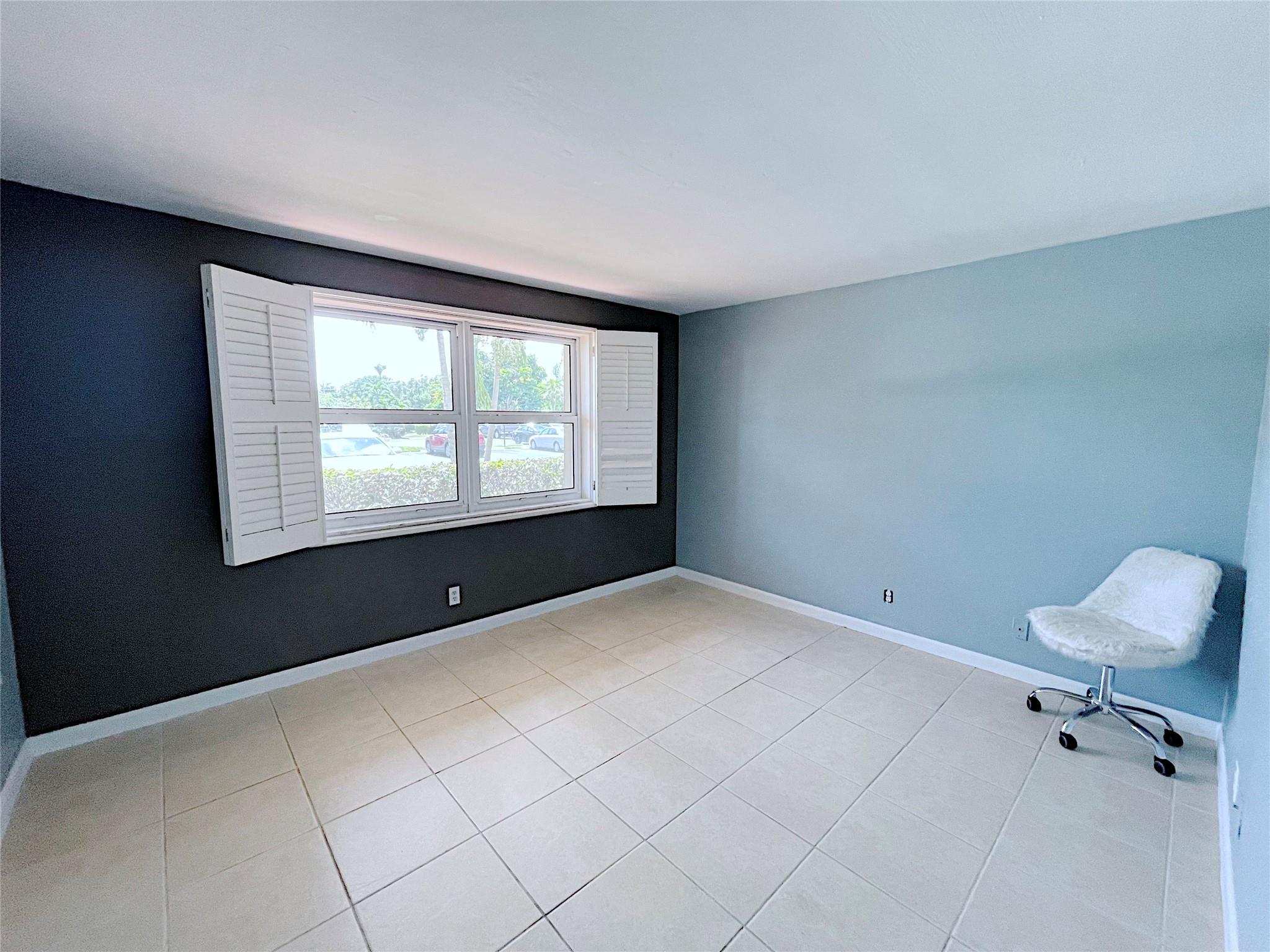 Meadowbrook Lakes - Residential