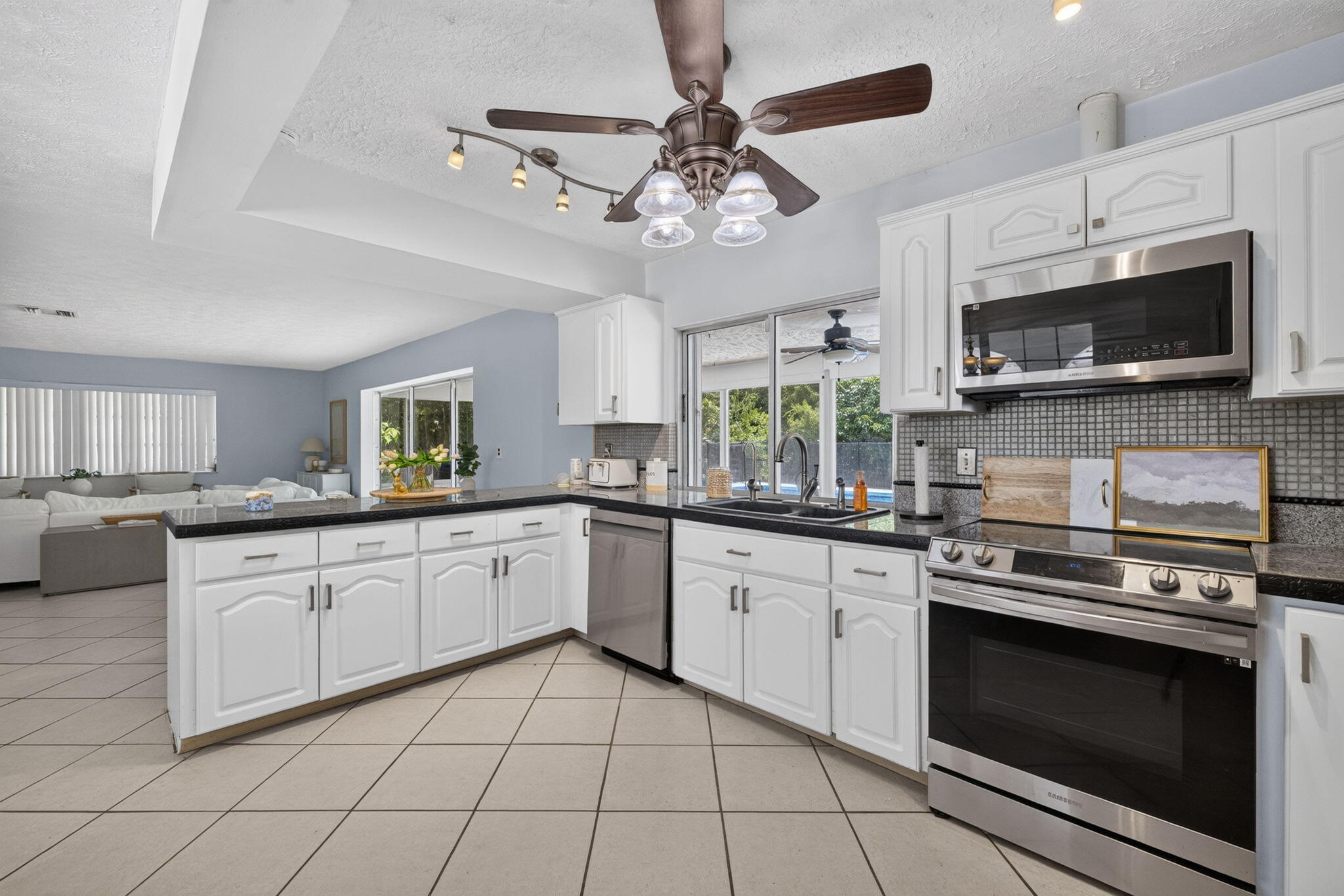 BEAU RIVAGE - Residential