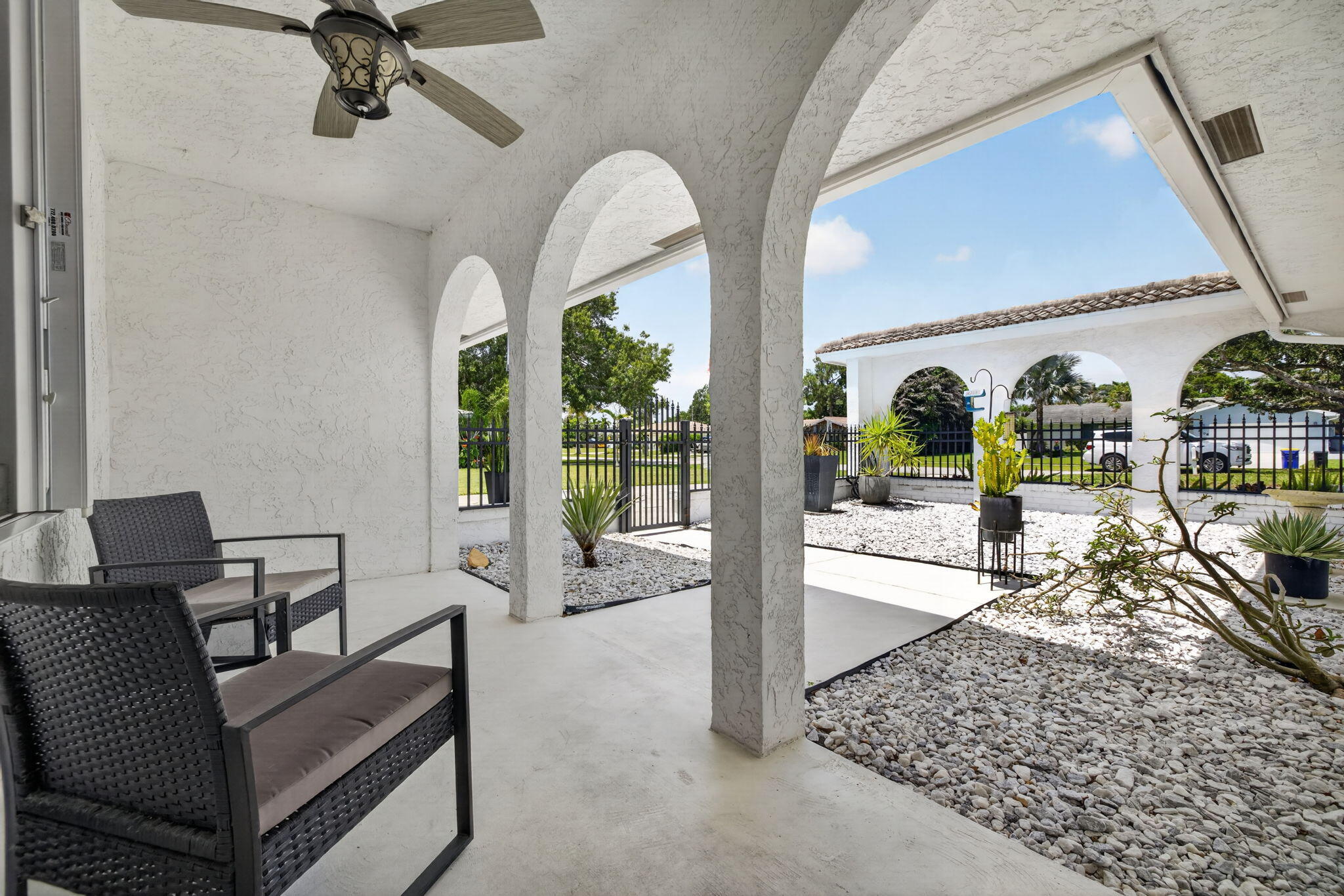 BEAU RIVAGE - Residential