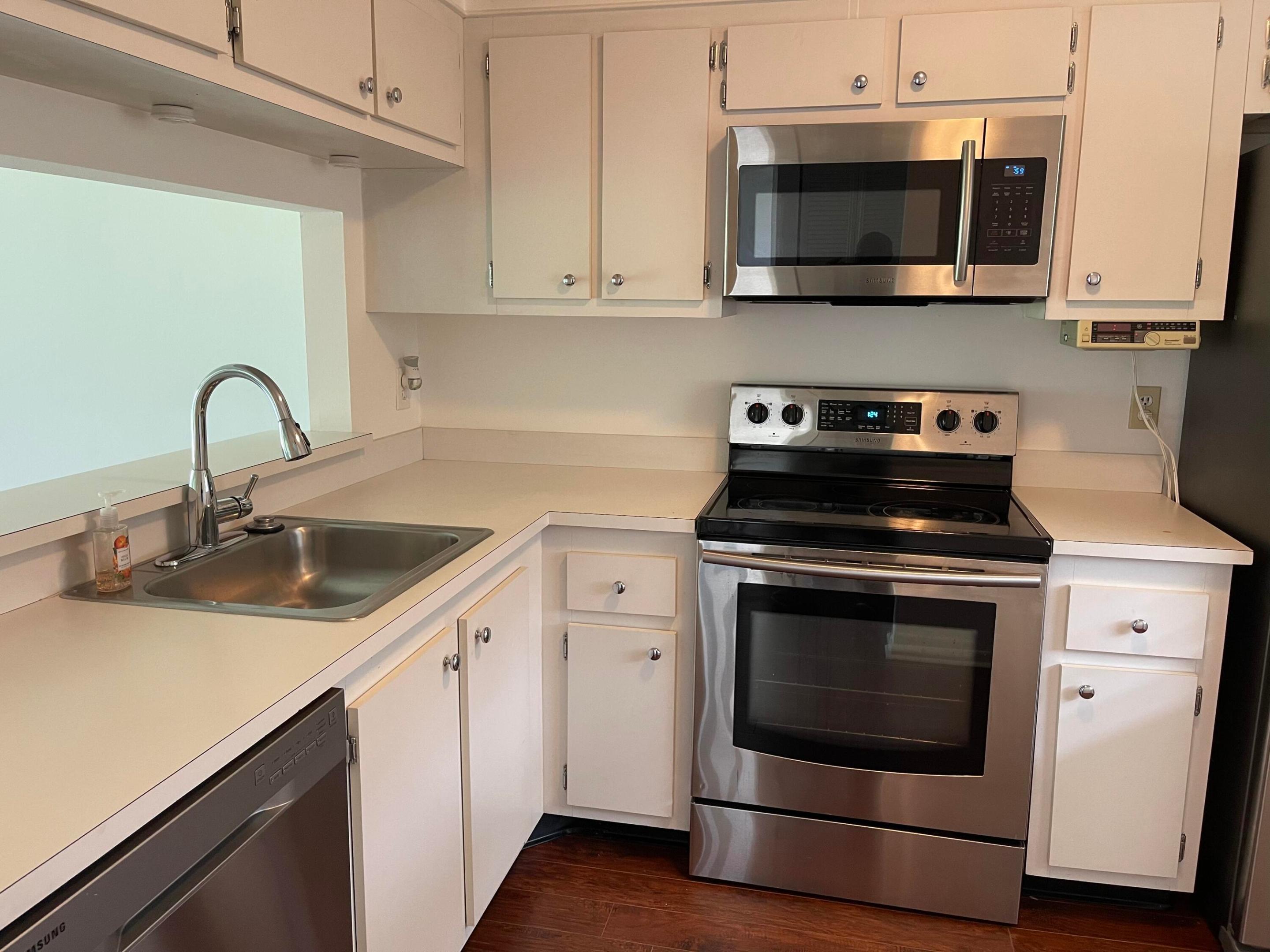 LUCERNE LAKES GOLF COLONY CONDOS - Residential Lease