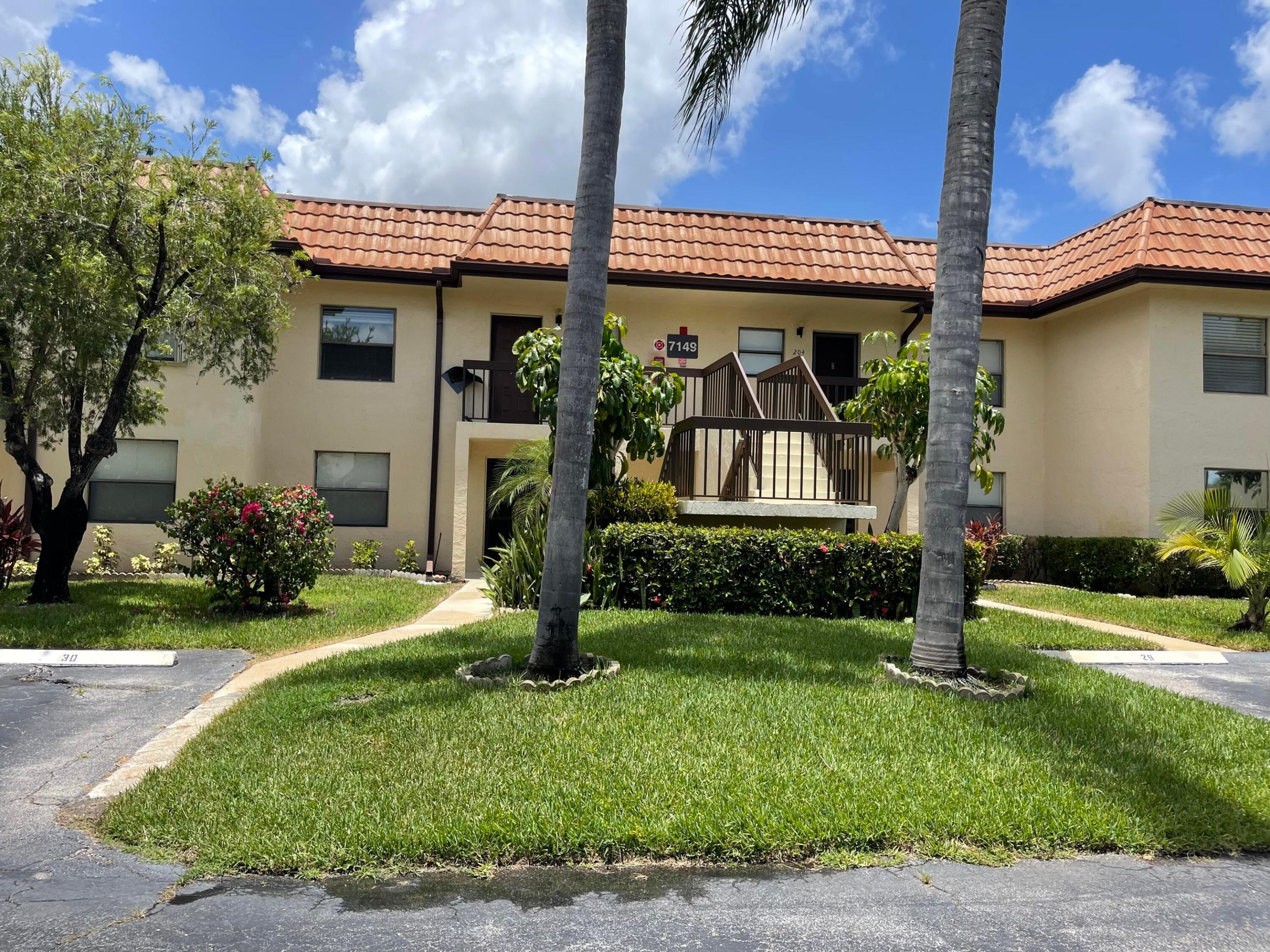 LUCERNE LAKES GOLF COLONY CONDOS - Residential Lease