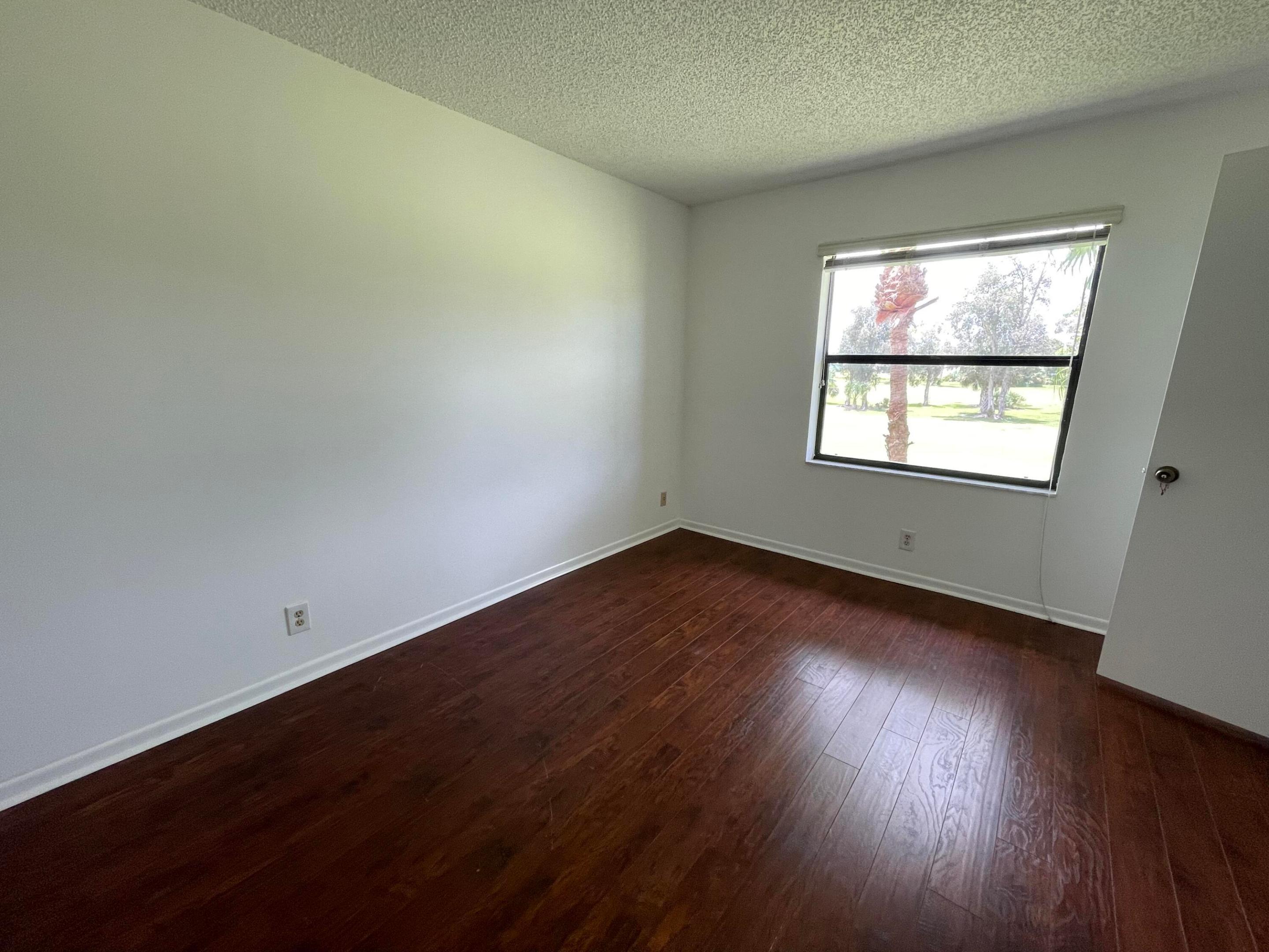 LUCERNE LAKES GOLF COLONY CONDOS - Residential Lease
