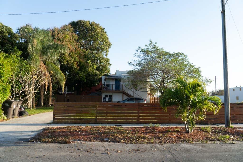 COLONIAL ESTS - Residential Income