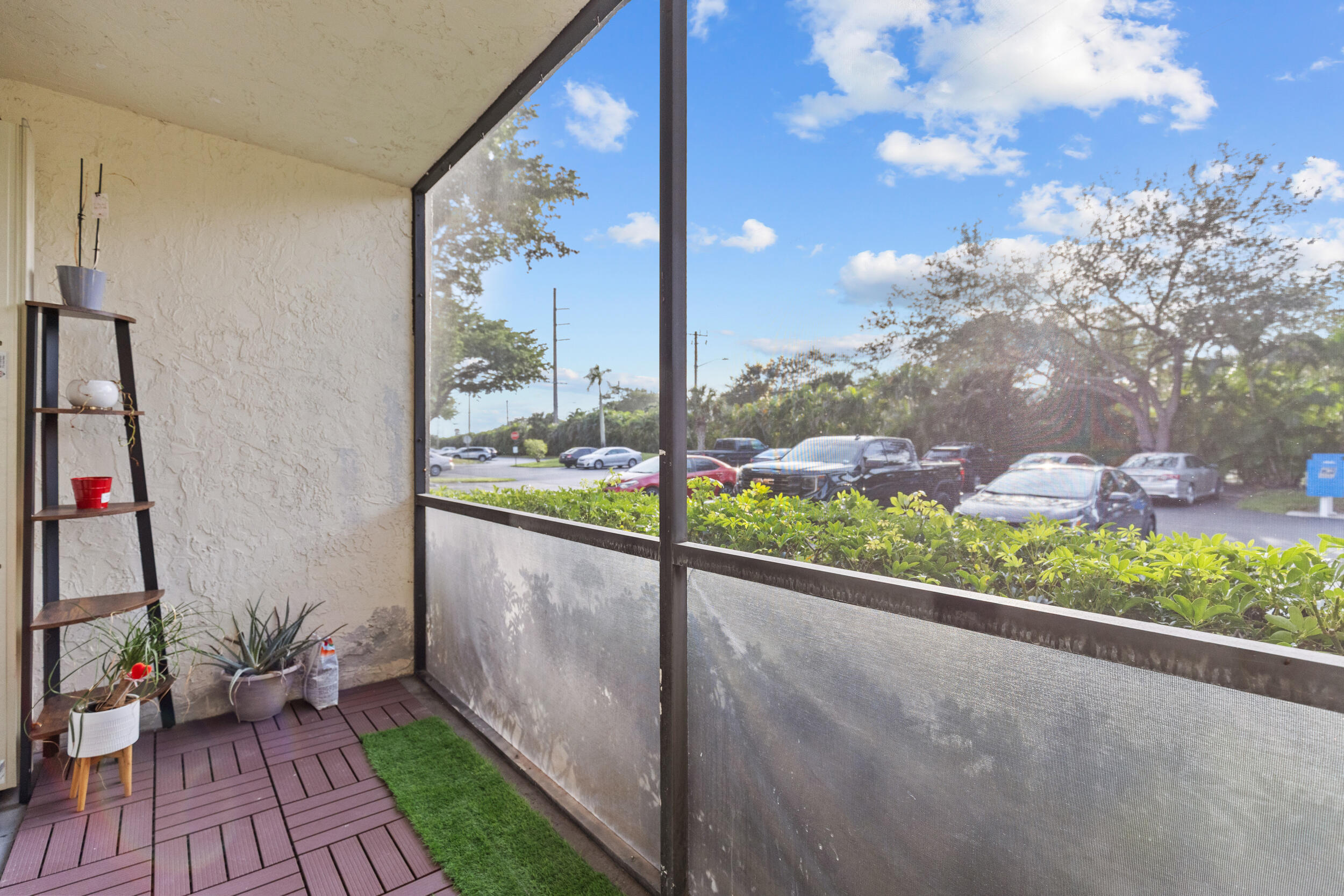PINE RIDGE NORTH VILLAGE III CONDO - Residential