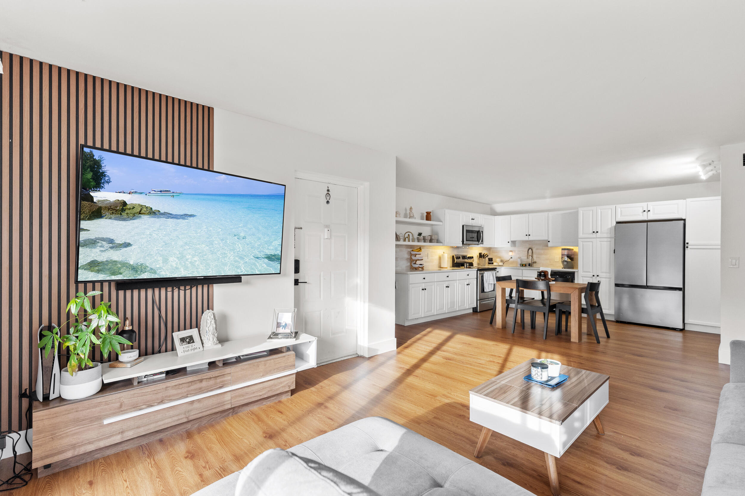 PINE RIDGE NORTH VILLAGE III CONDO - Residential