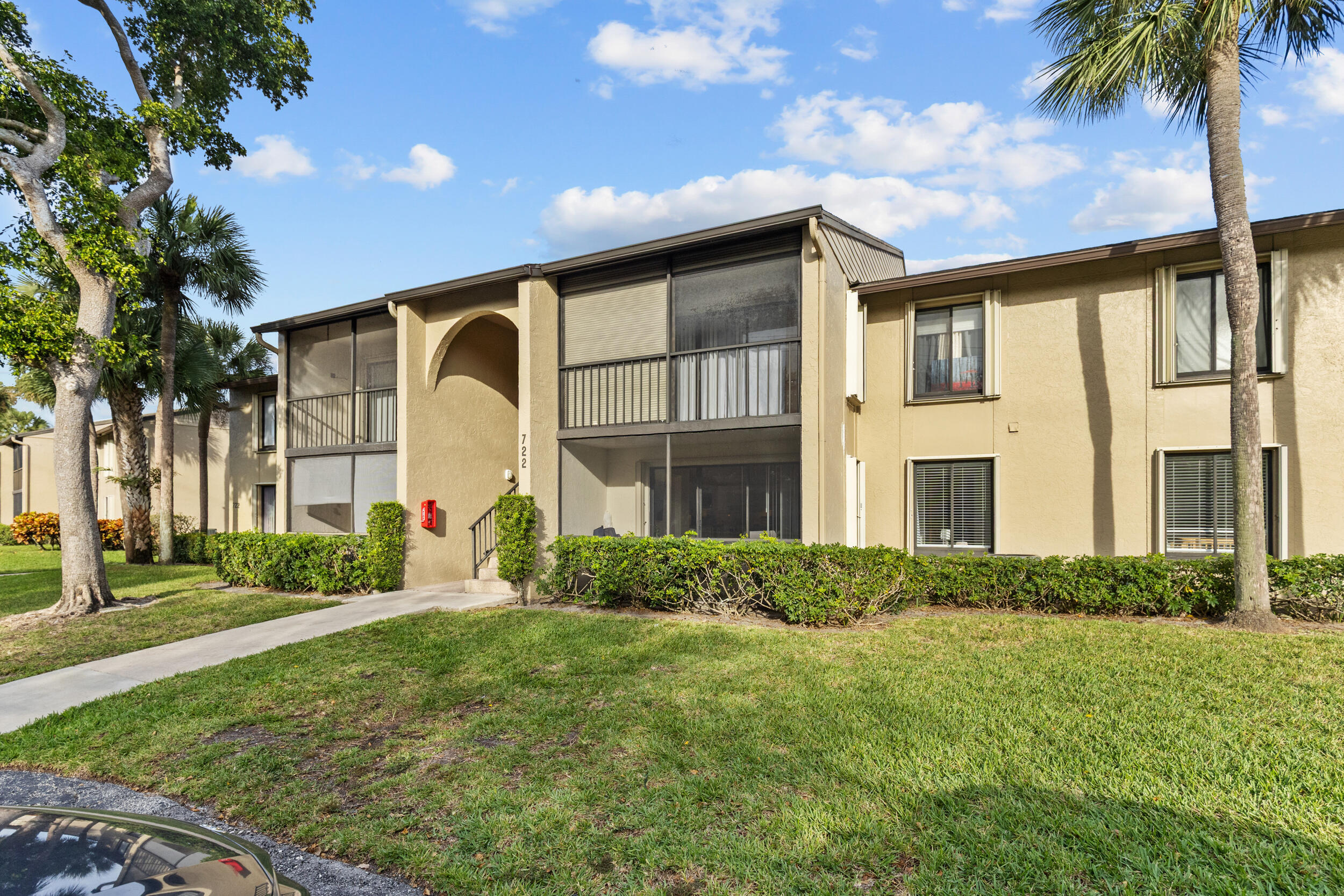 PINE RIDGE NORTH VILLAGE III CONDO - Residential