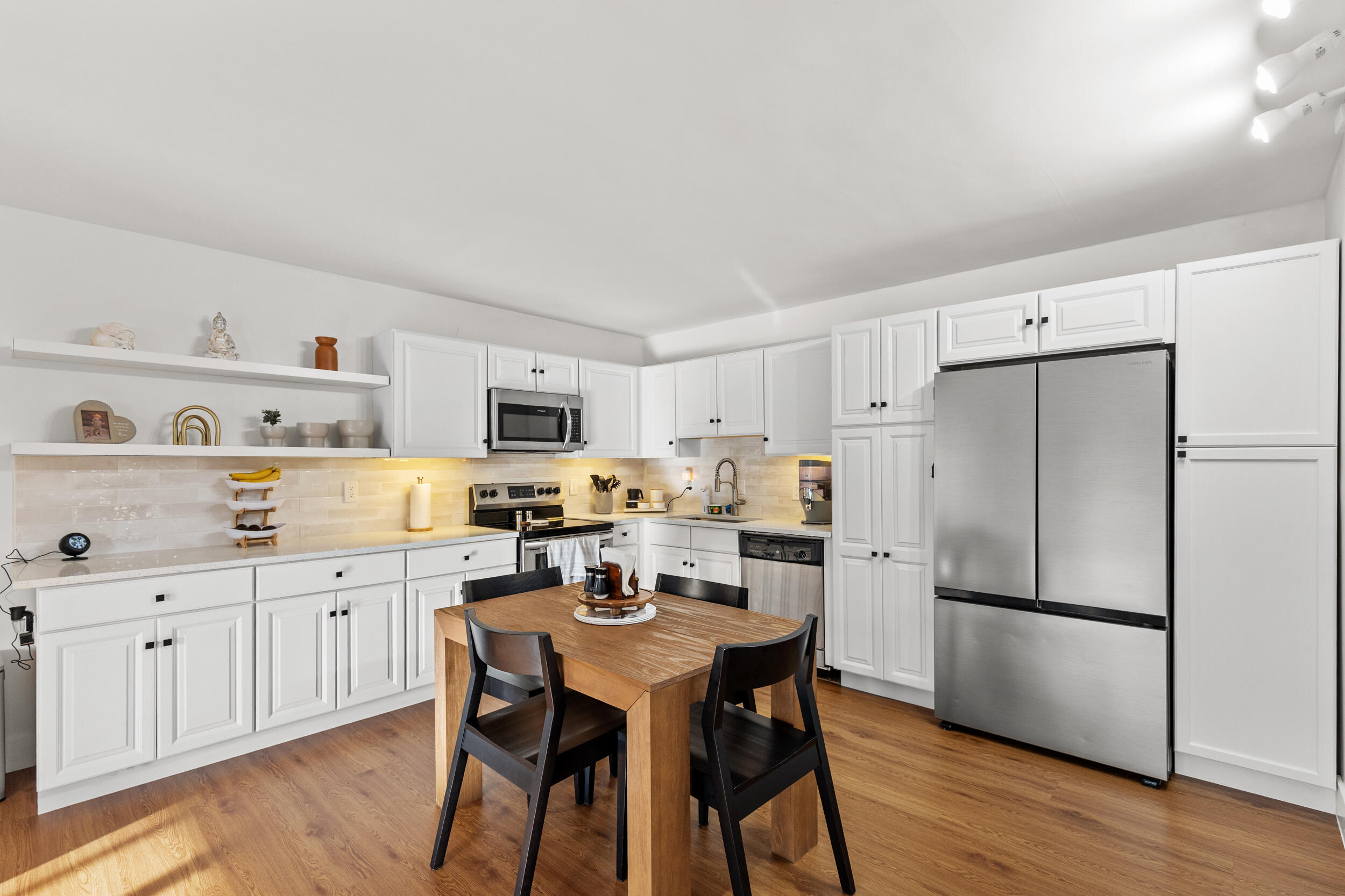 PINE RIDGE NORTH VILLAGE III CONDO - Residential