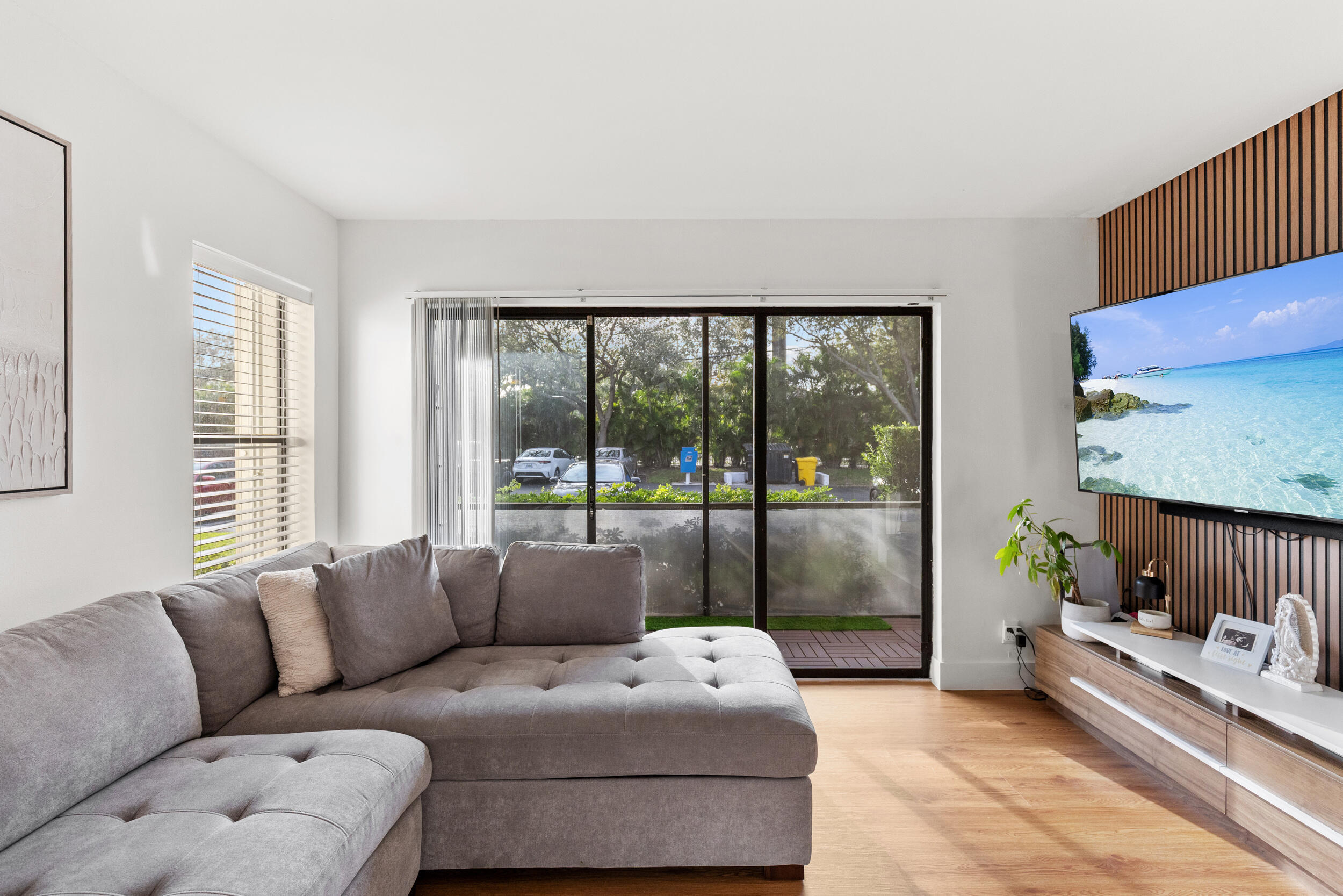 PINE RIDGE NORTH VILLAGE III CONDO - Residential