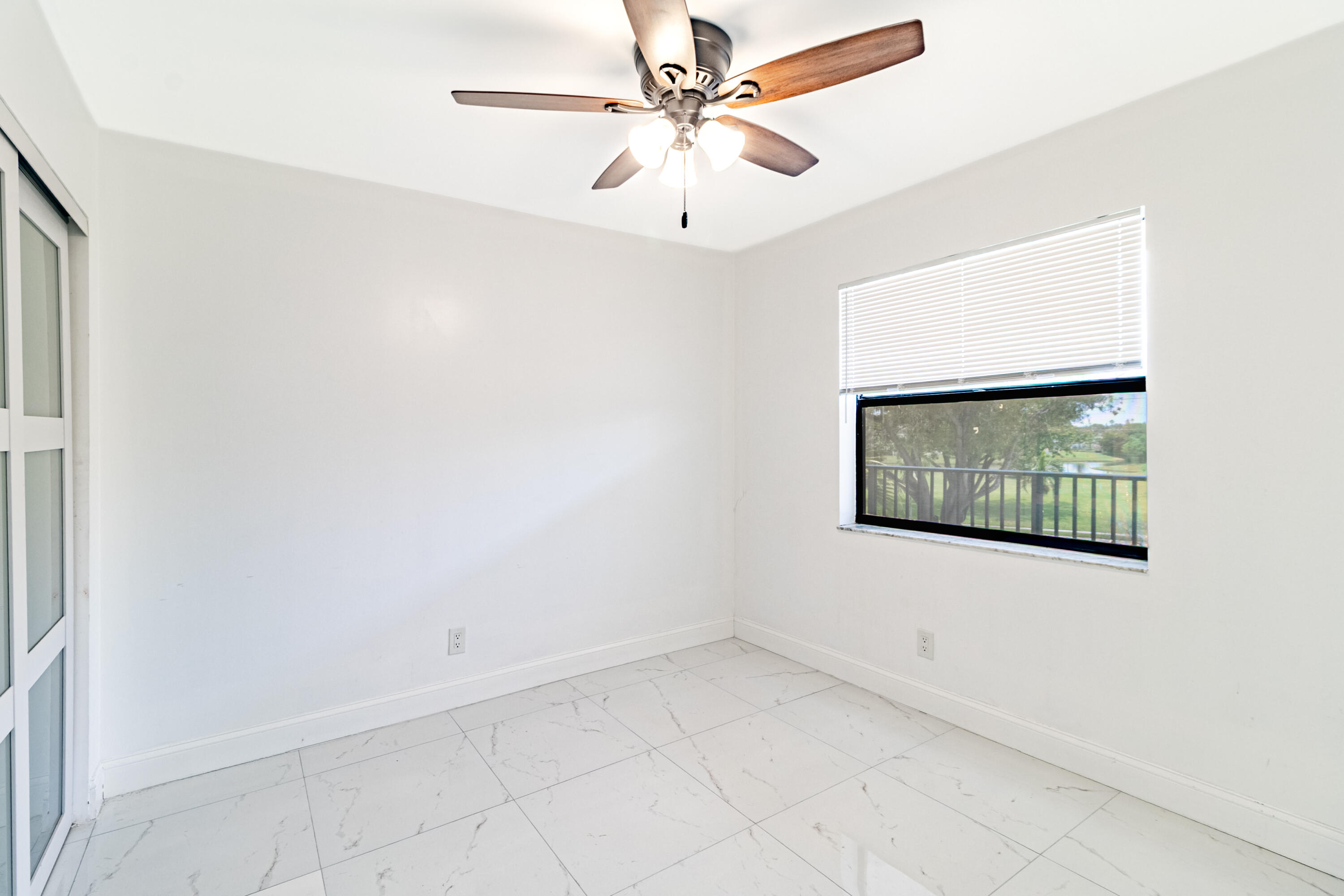SUNRISE LAKES 160 CONDO - Residential