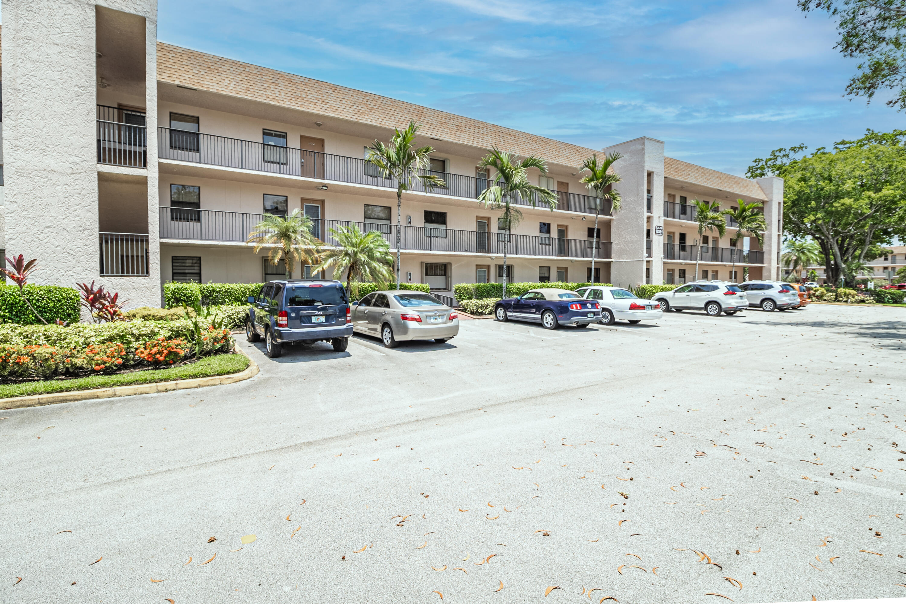 SUNRISE LAKES 160 CONDO - Residential