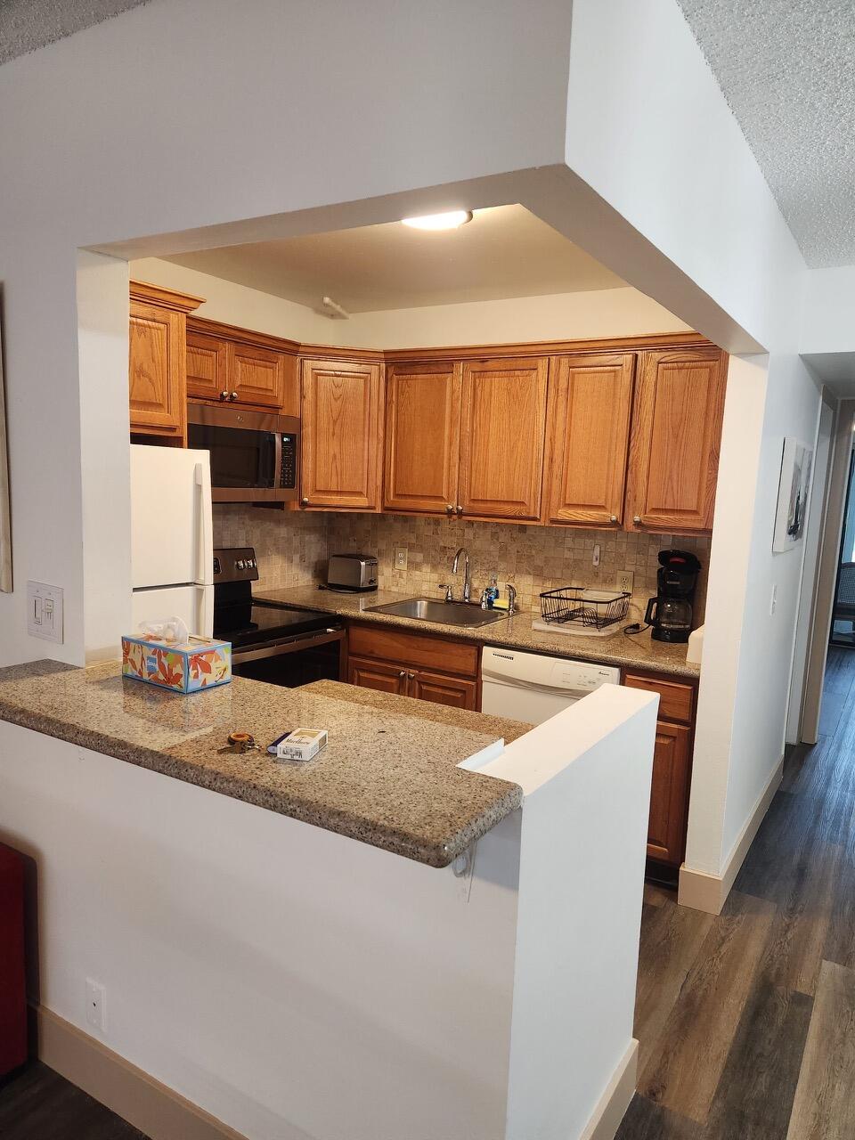 WESTBURY E CONDO - Residential
