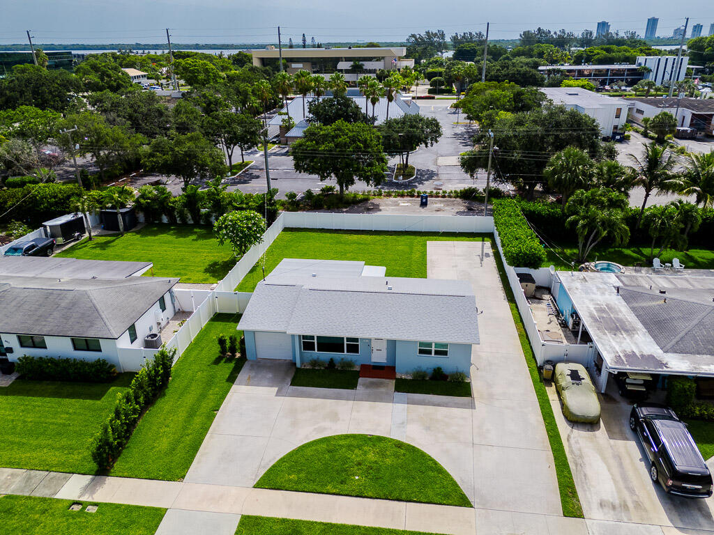 NORTH PALM BEACH VILLAGE OF 1 - Residential